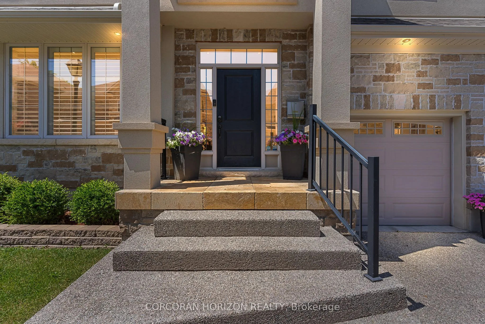 258 Edgewater Crescent, #8