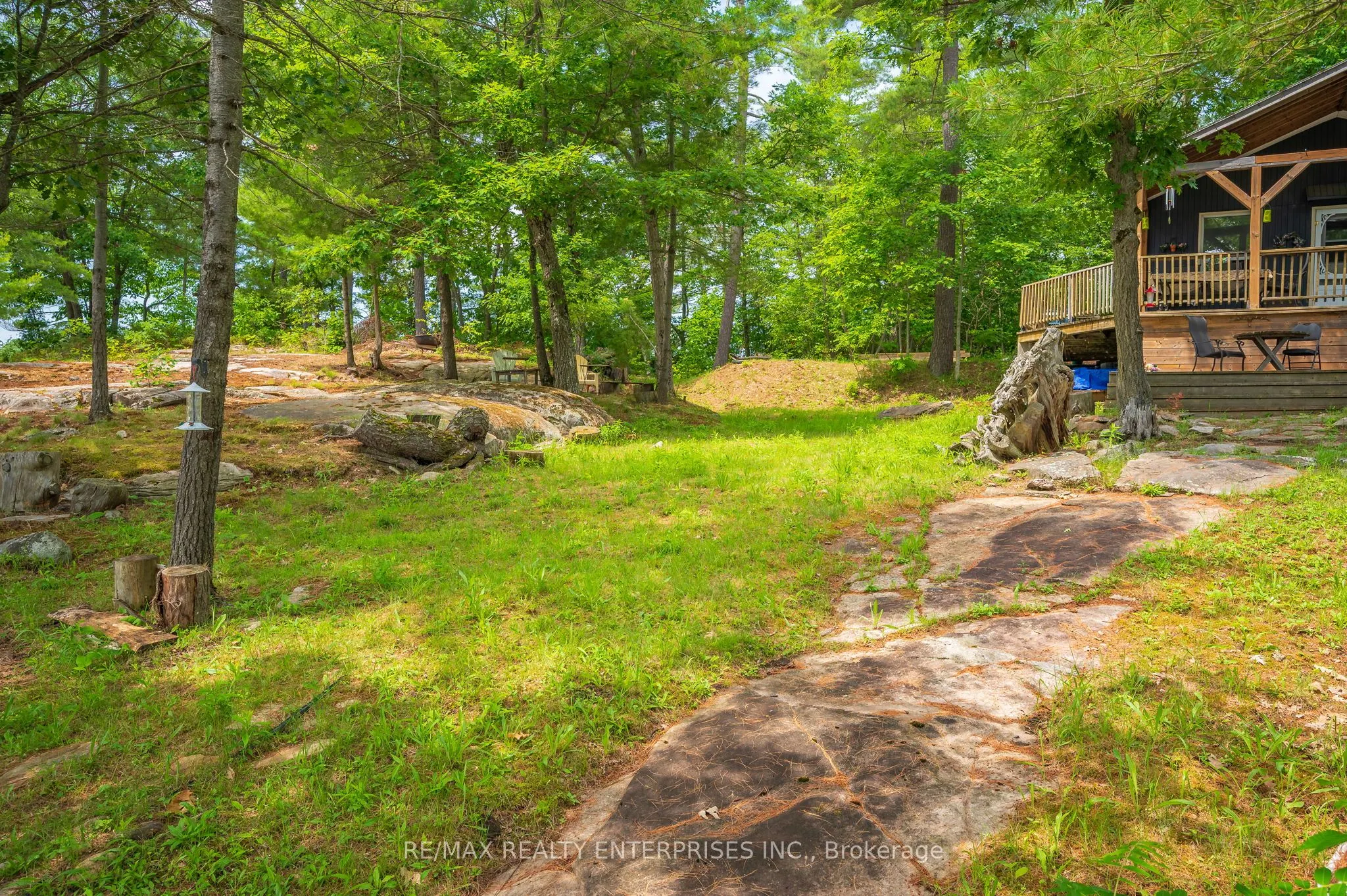512 ISLAND 120 SIX MILE LAKE