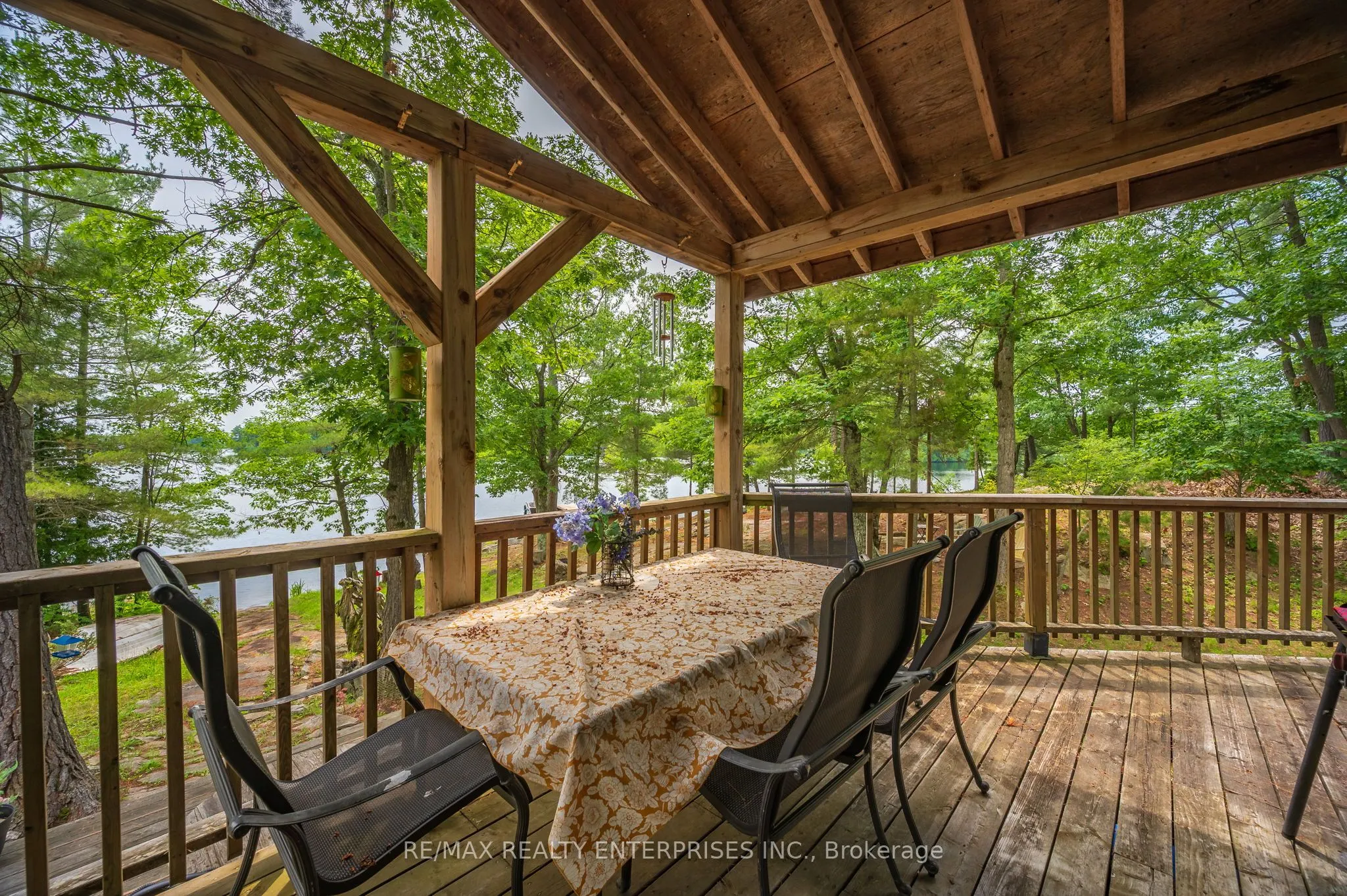 512 ISLAND 120 SIX MILE LAKE