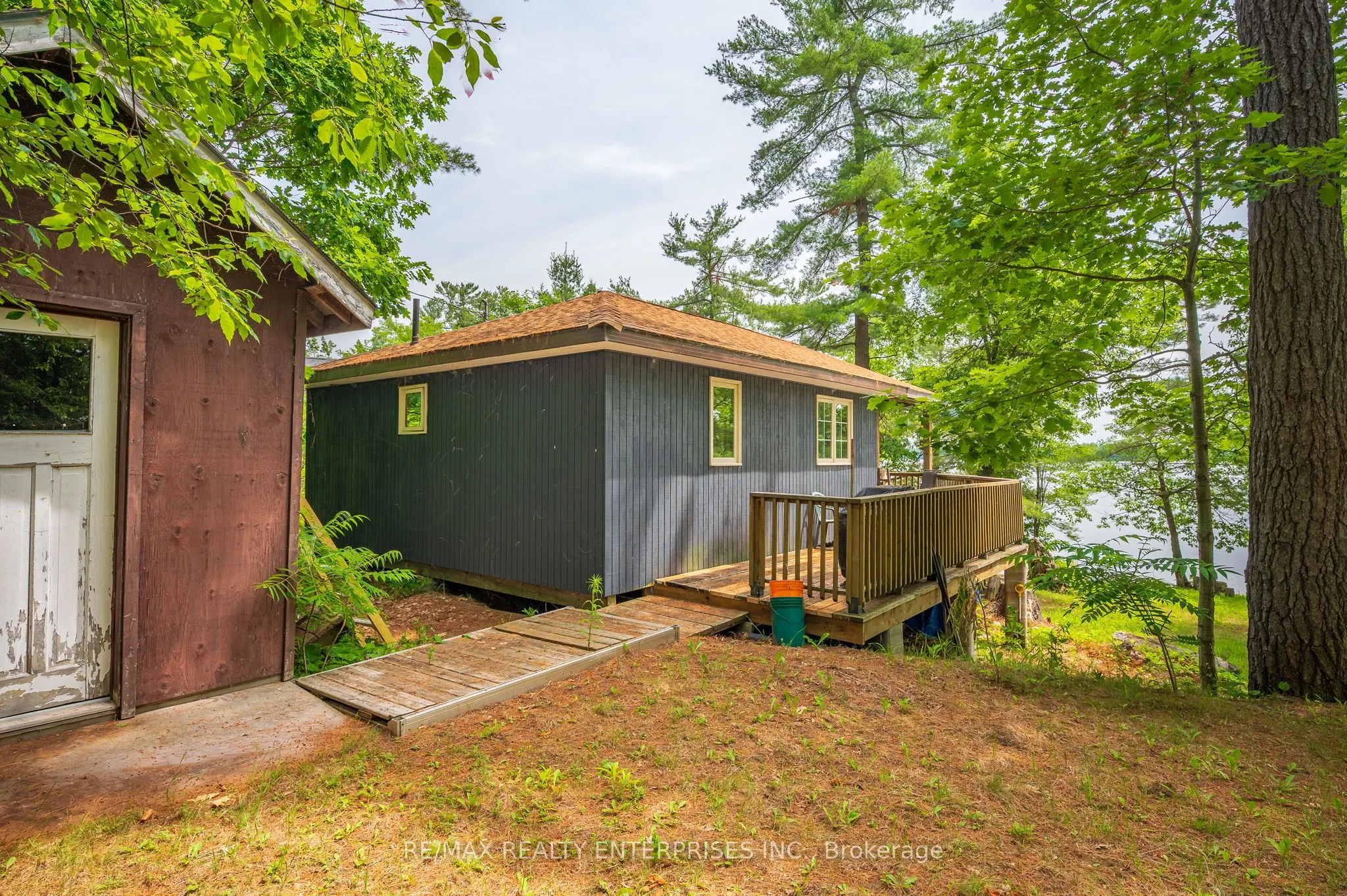 512 ISLAND 120 SIX MILE LAKE