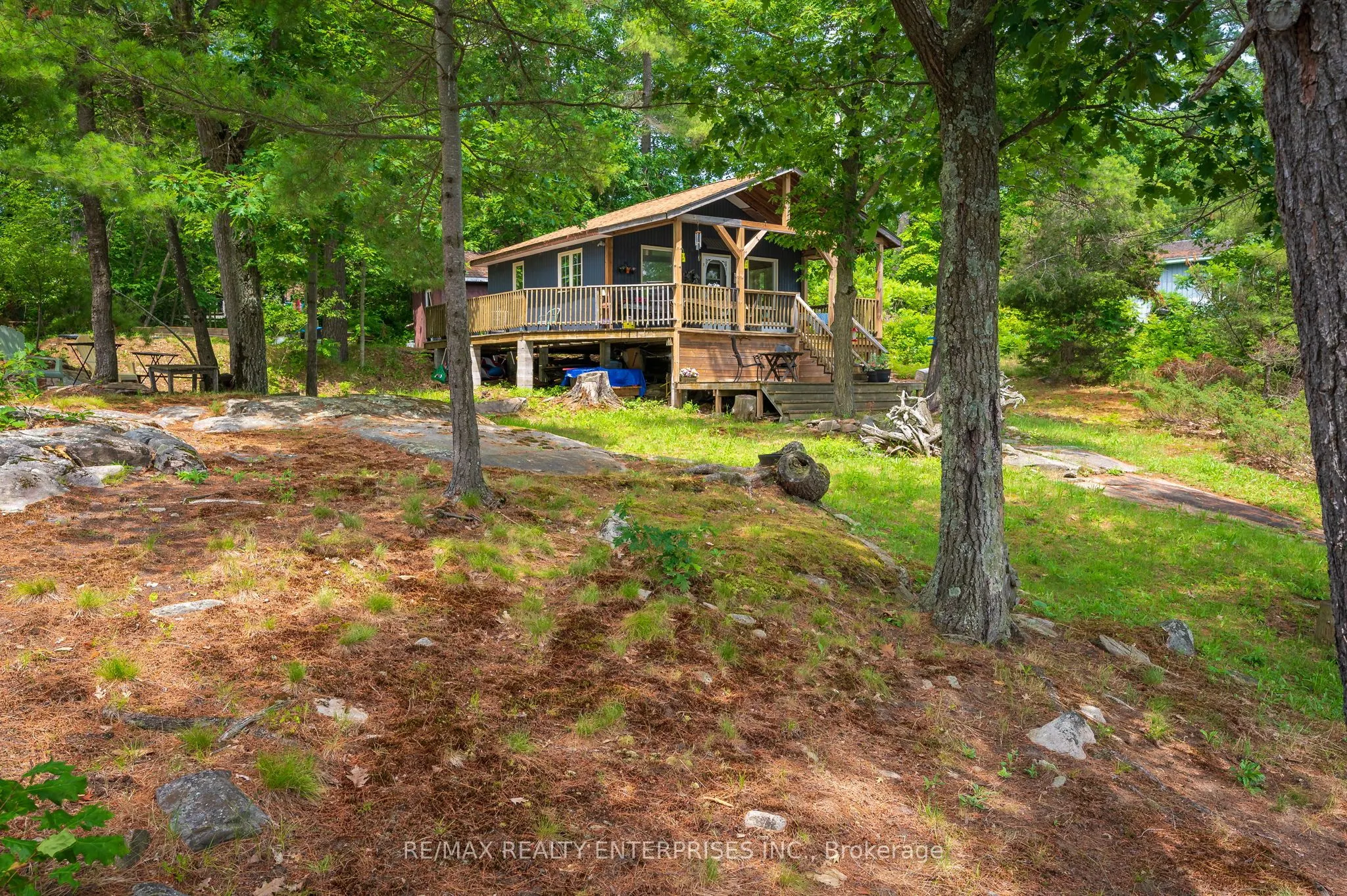 512 ISLAND 120 SIX MILE LAKE