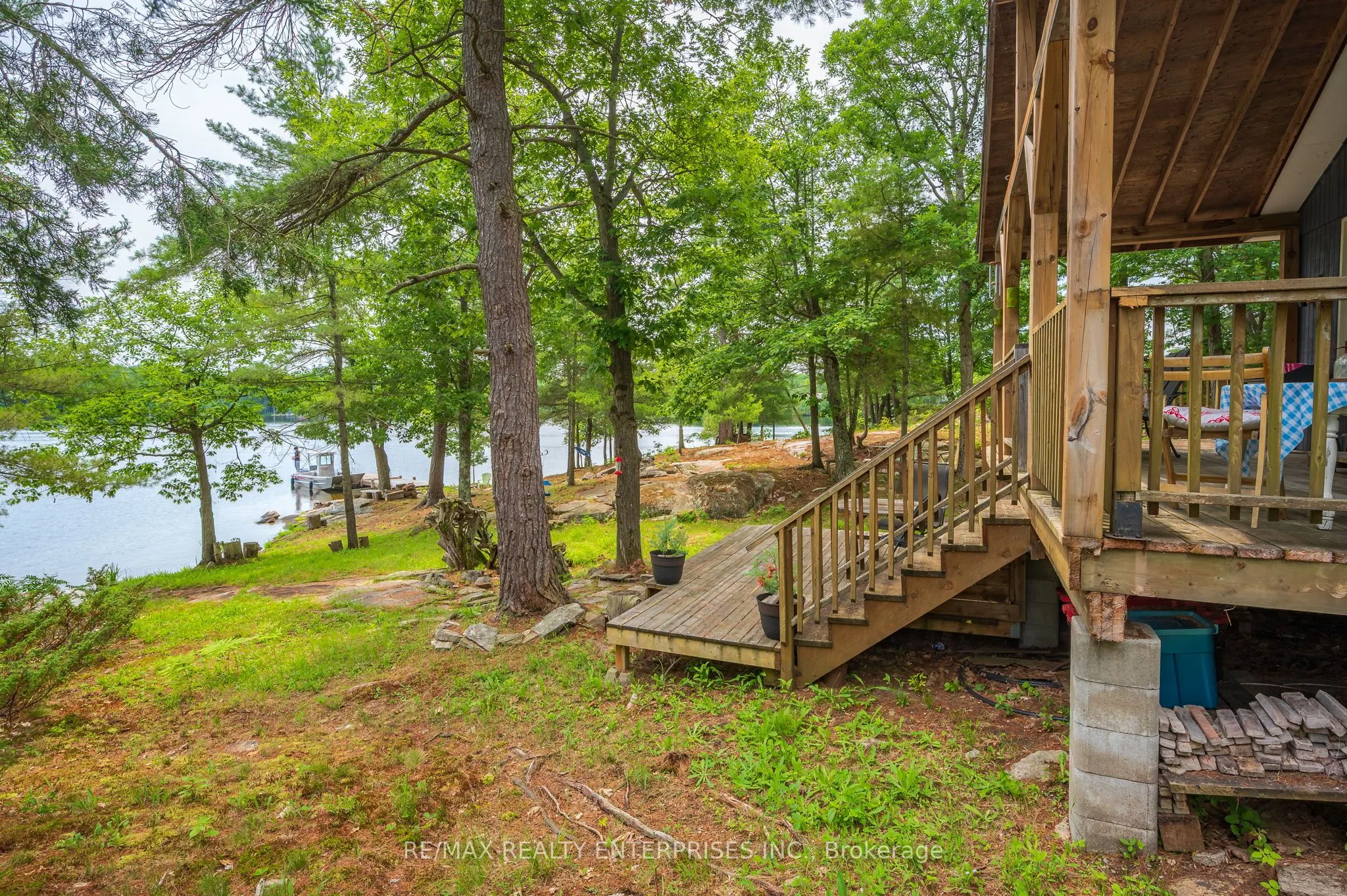 512 ISLAND 120 SIX MILE LAKE