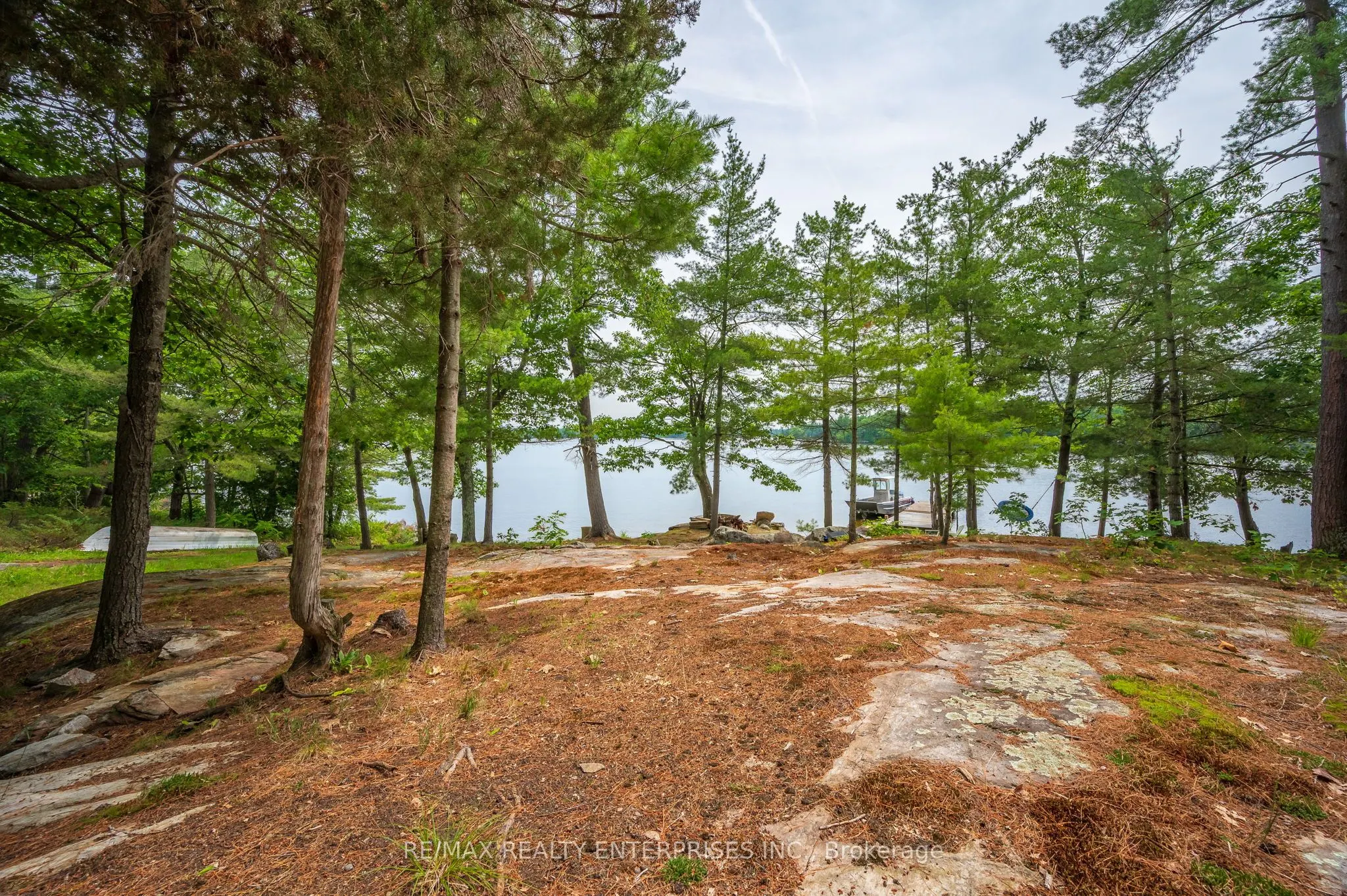 512 ISLAND 120 SIX MILE LAKE