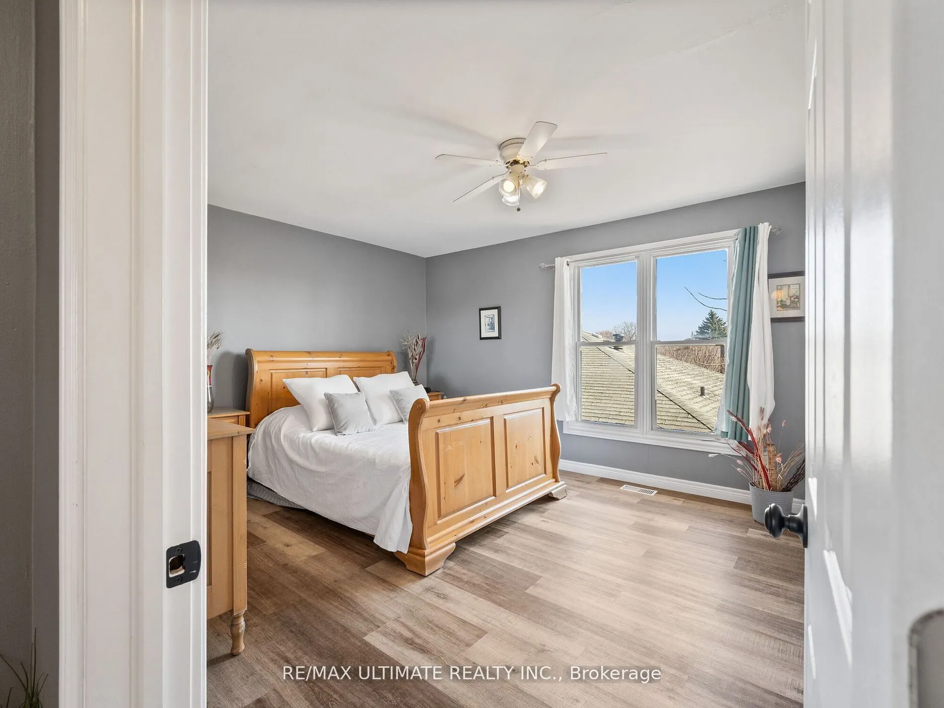 252 Bertie Street, #3