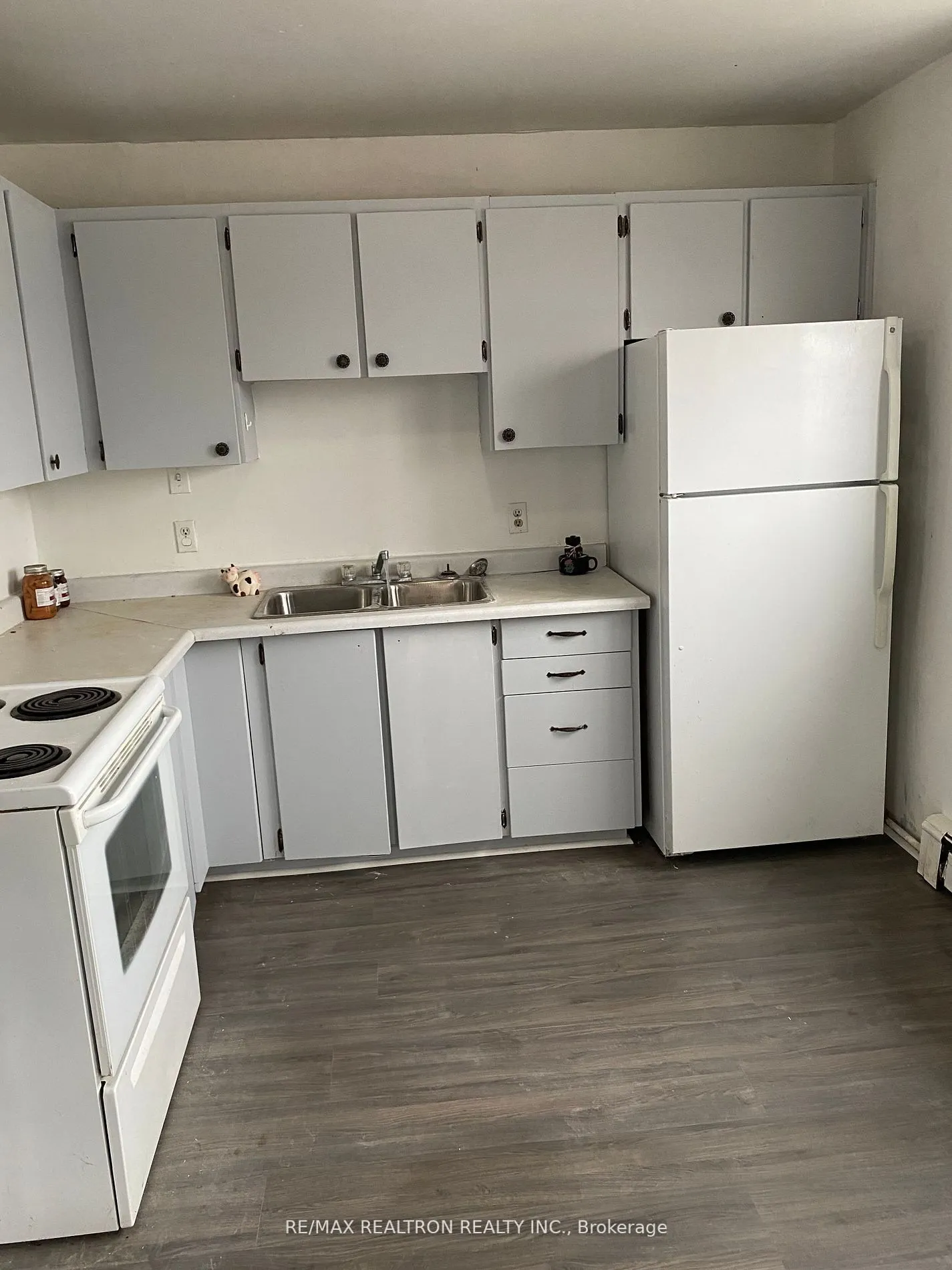 65 Glenelg Street W, #1