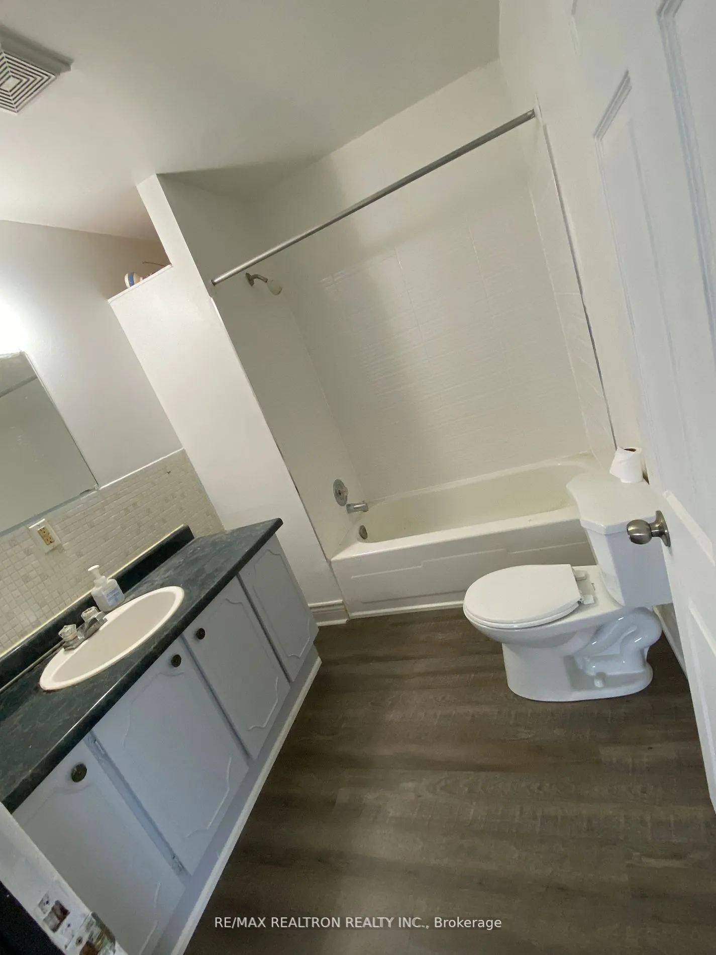 65 Glenelg Street W, #1