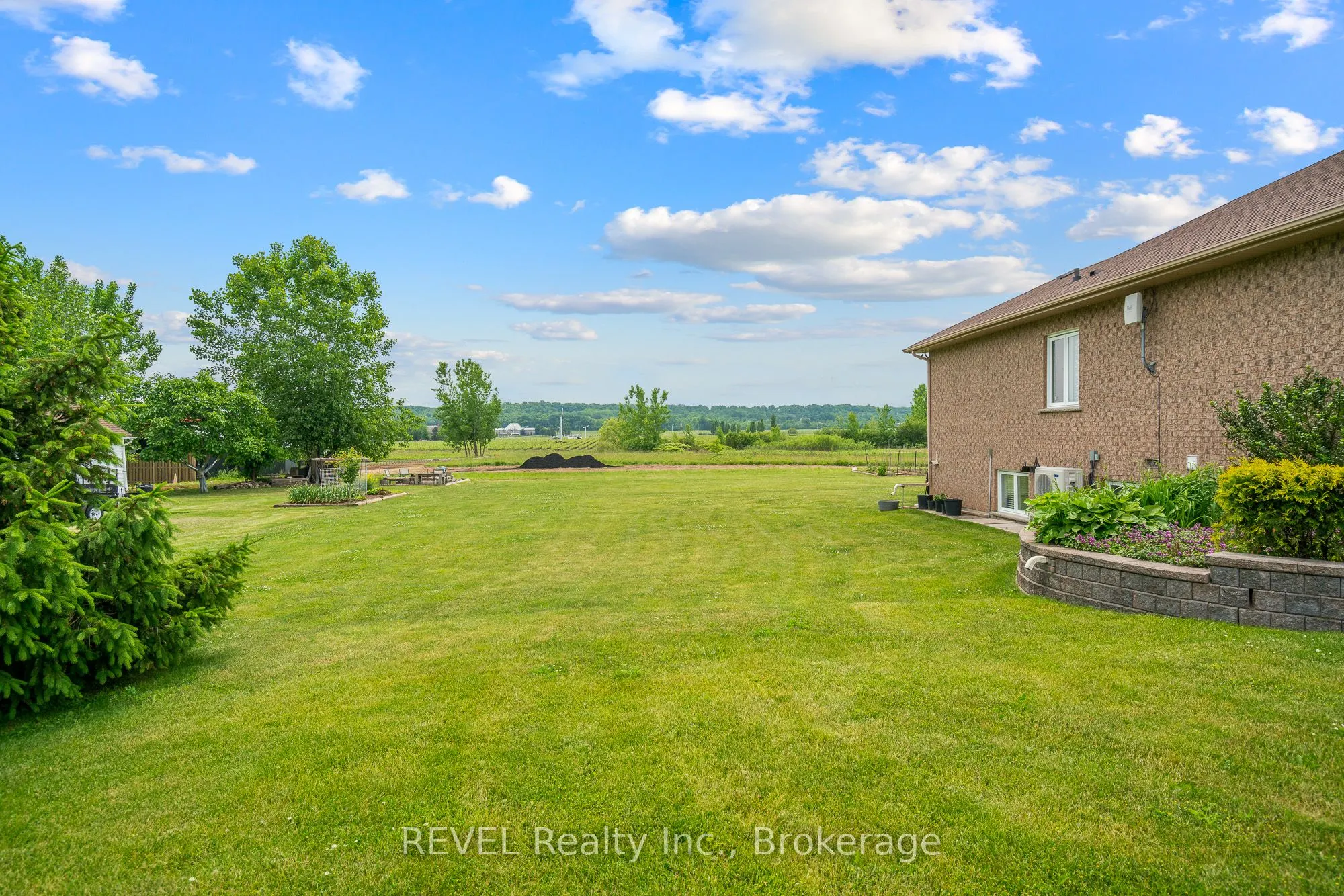 925 QUEENSTON Road