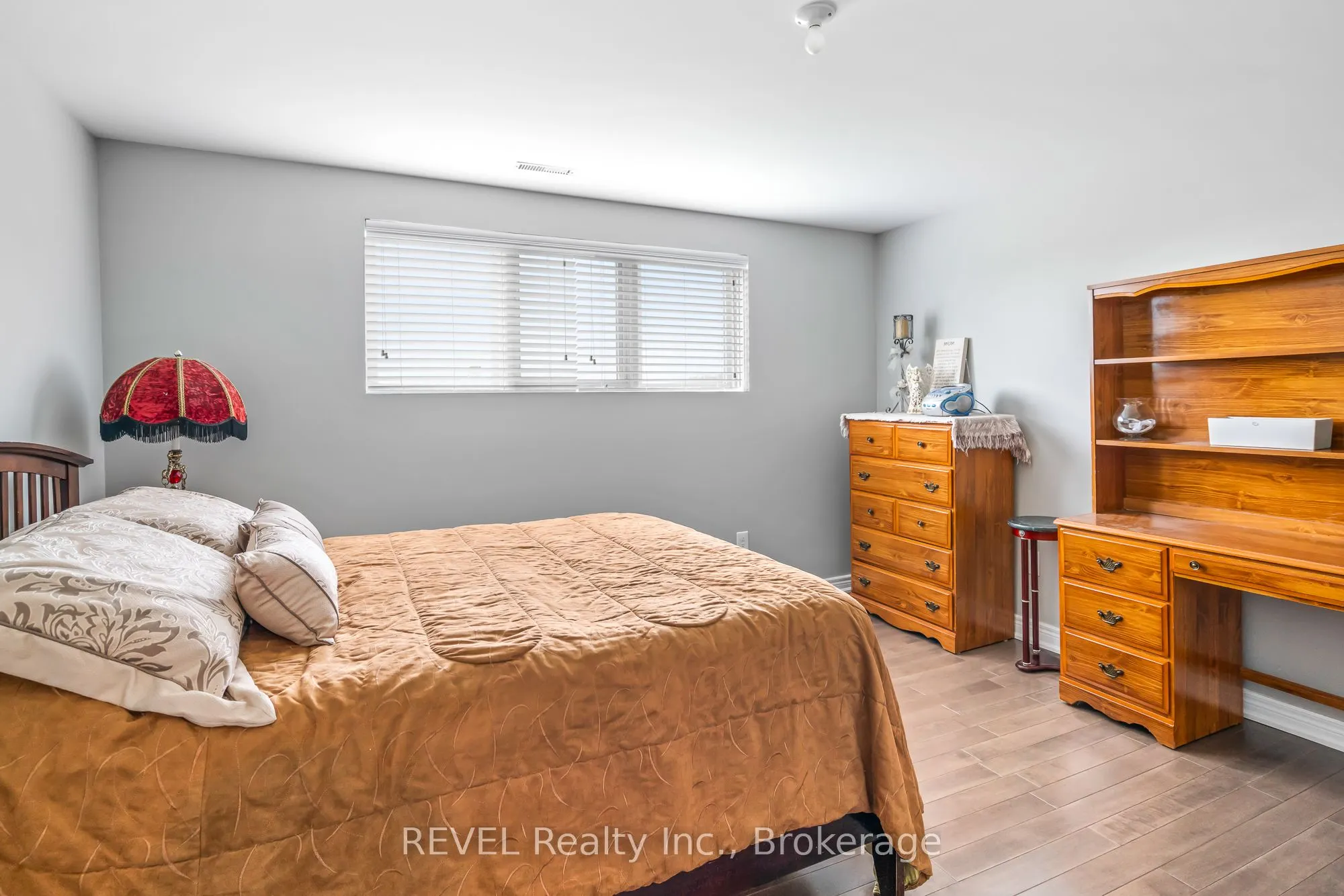 925 QUEENSTON Road