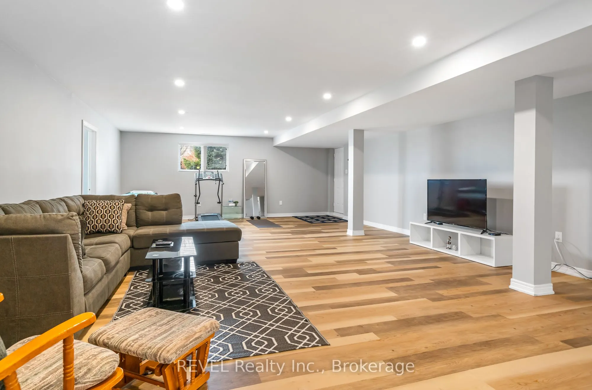 925 QUEENSTON Road
