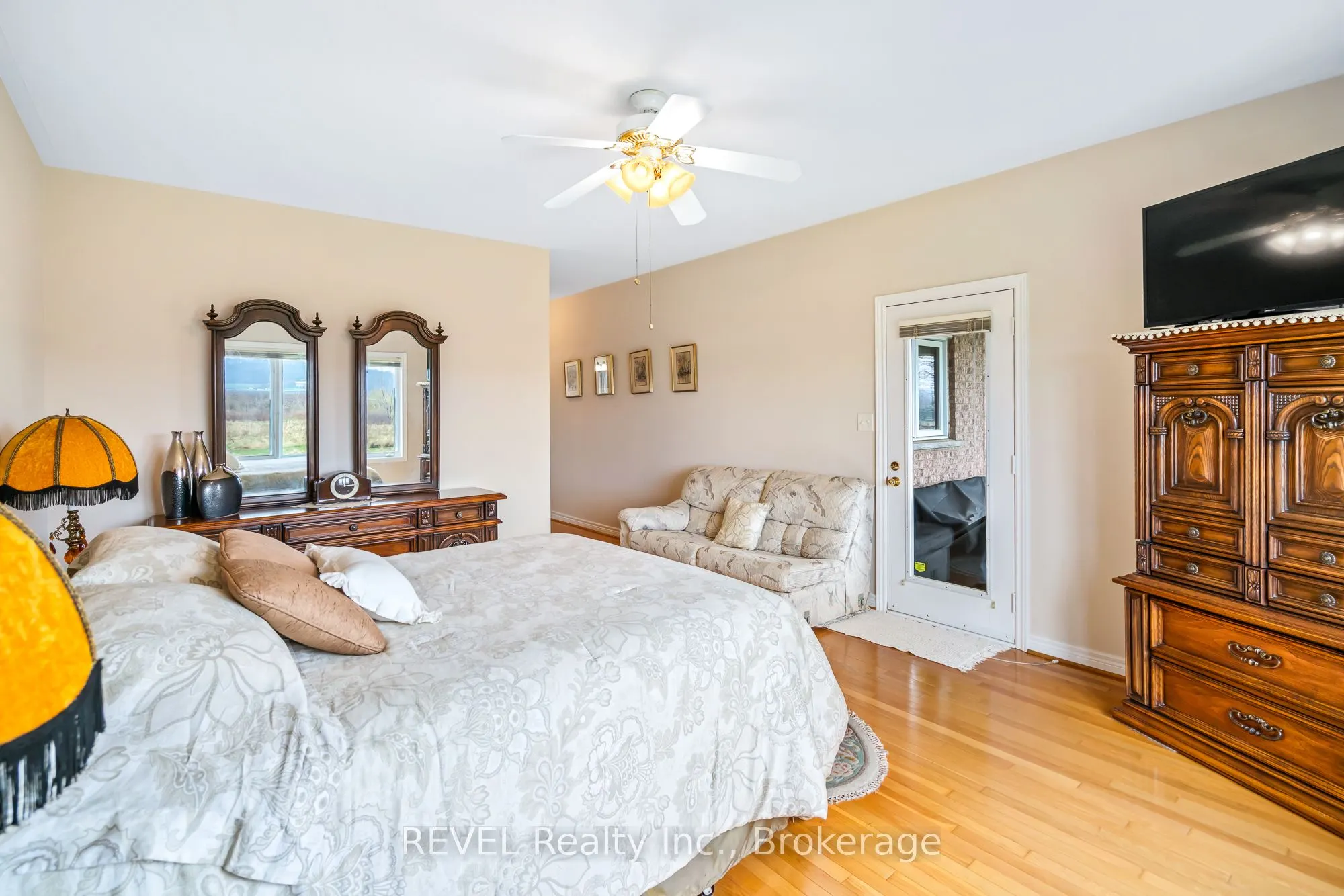 925 QUEENSTON Road