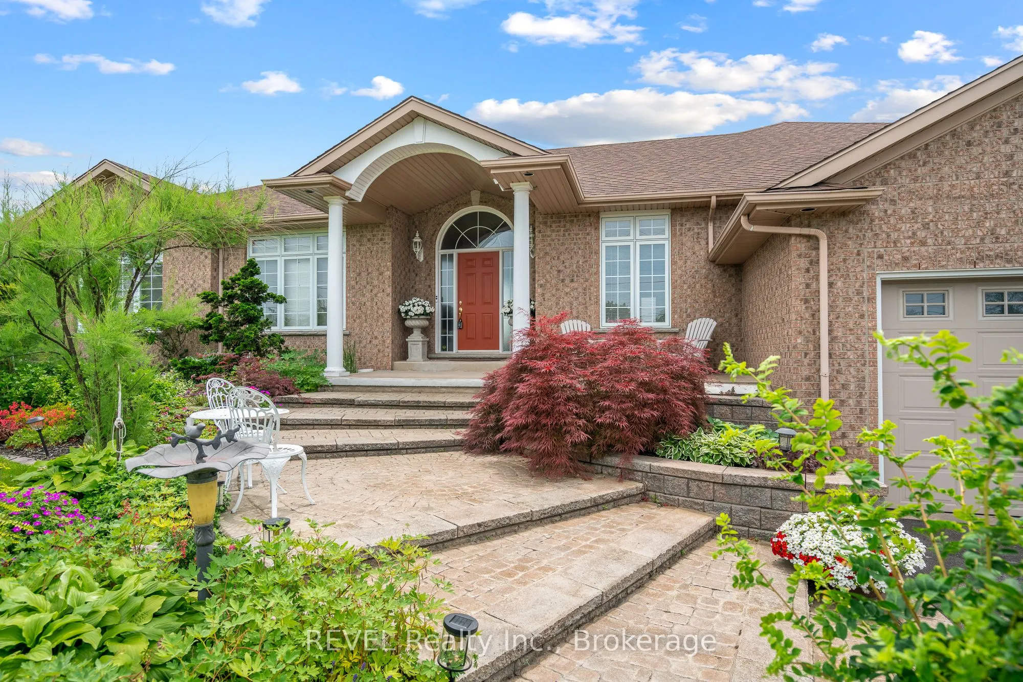 925 QUEENSTON Road