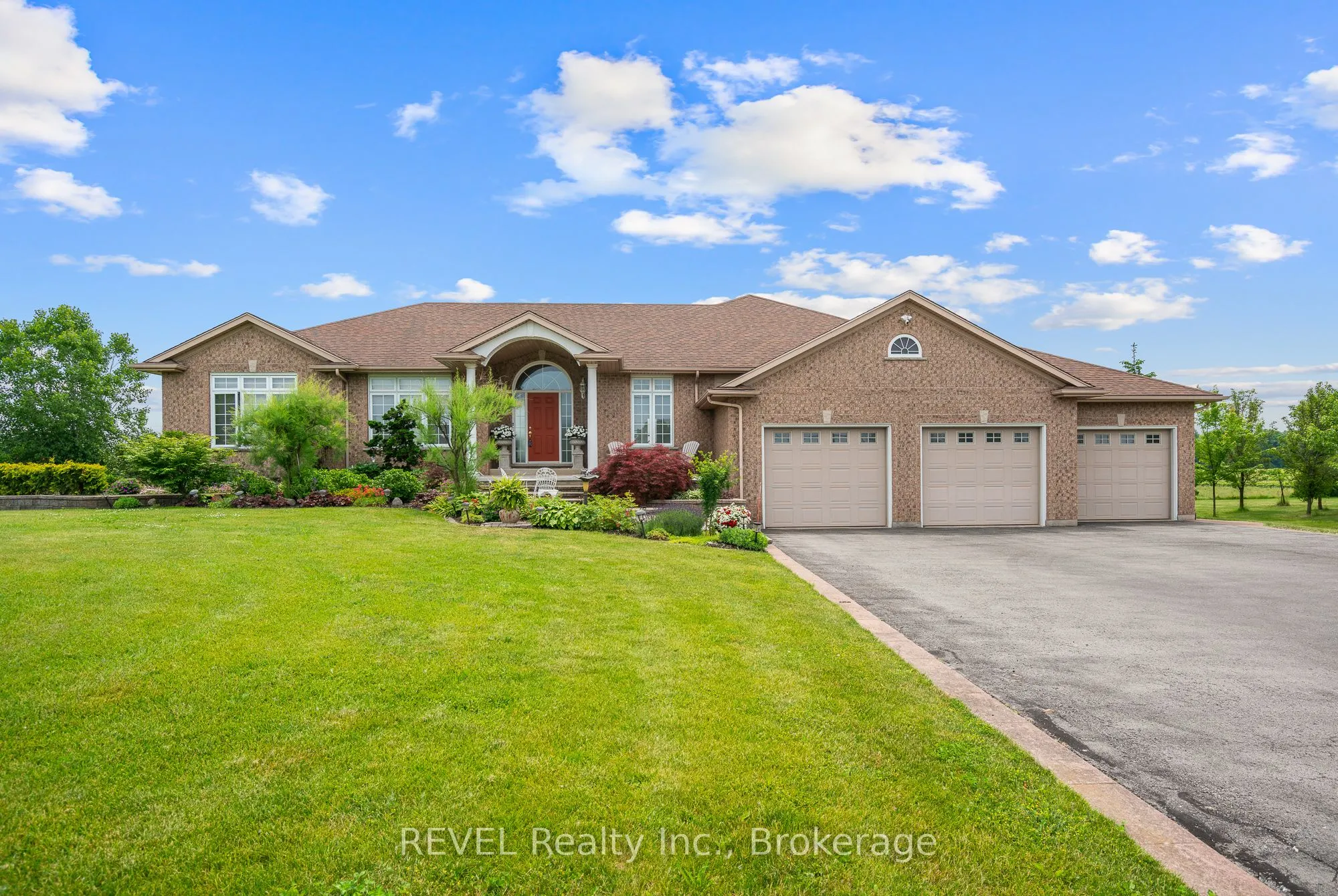 925 QUEENSTON Road