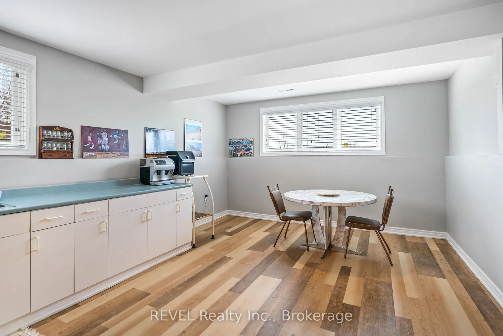 925 QUEENSTON Road