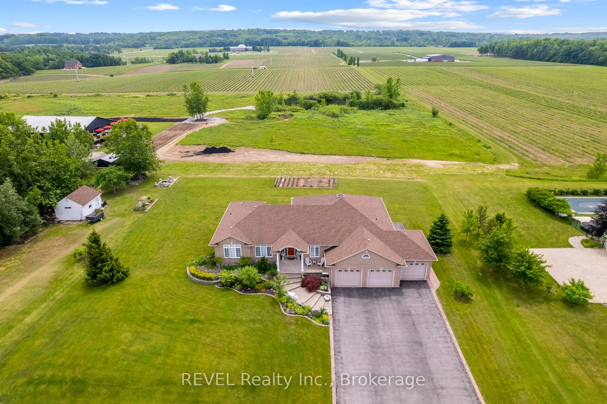 925 QUEENSTON Road