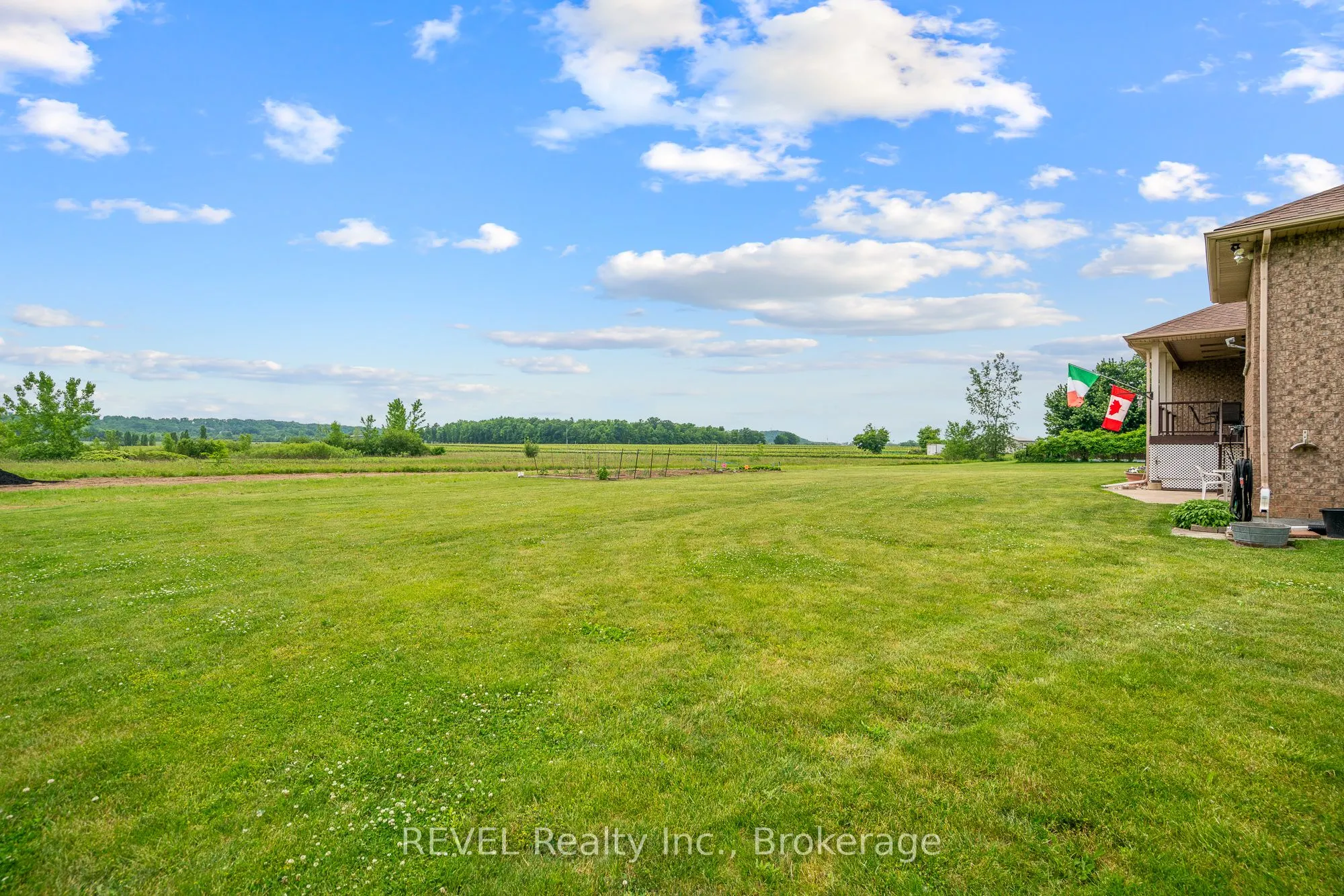 925 QUEENSTON Road