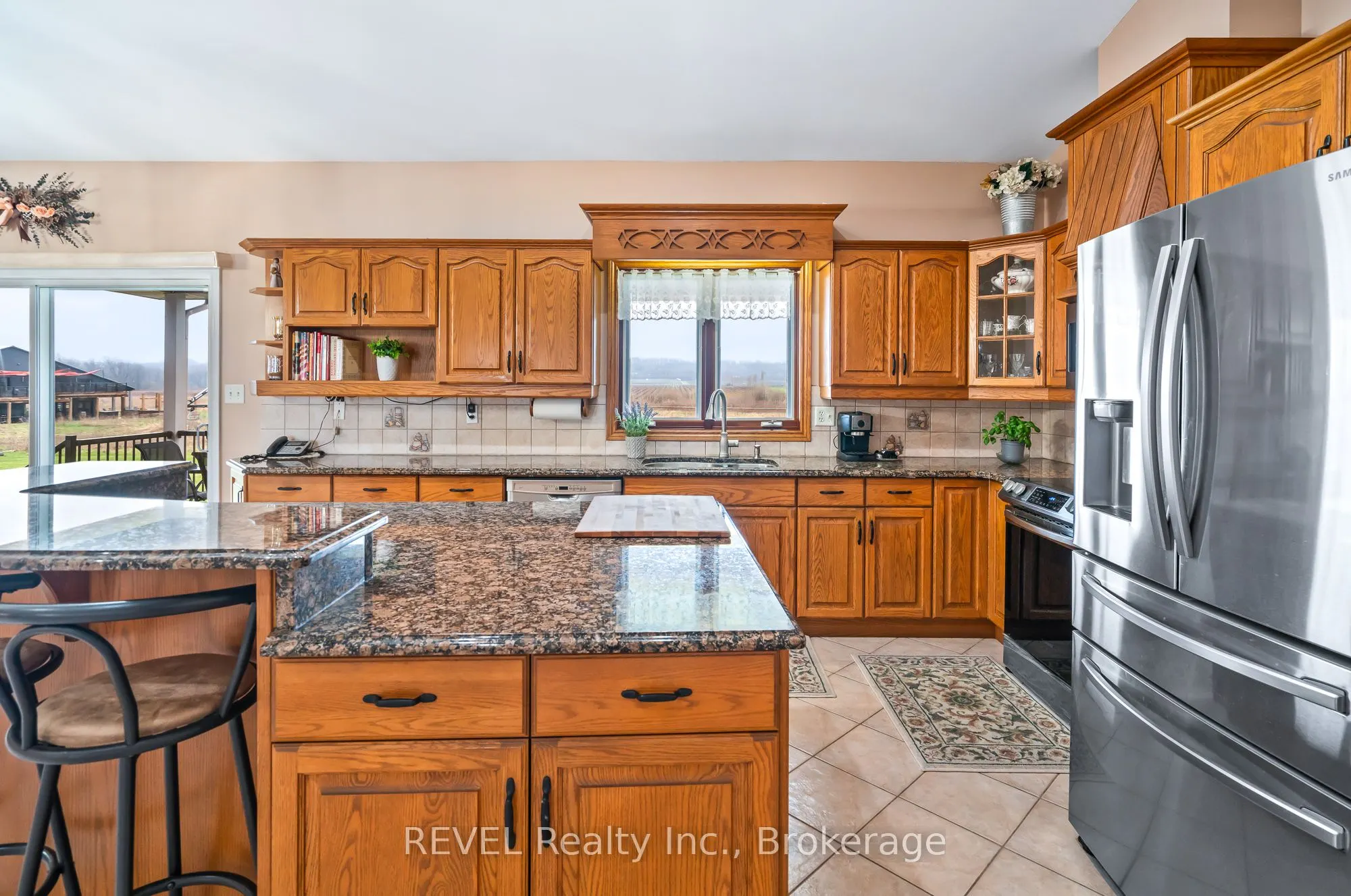 925 QUEENSTON Road