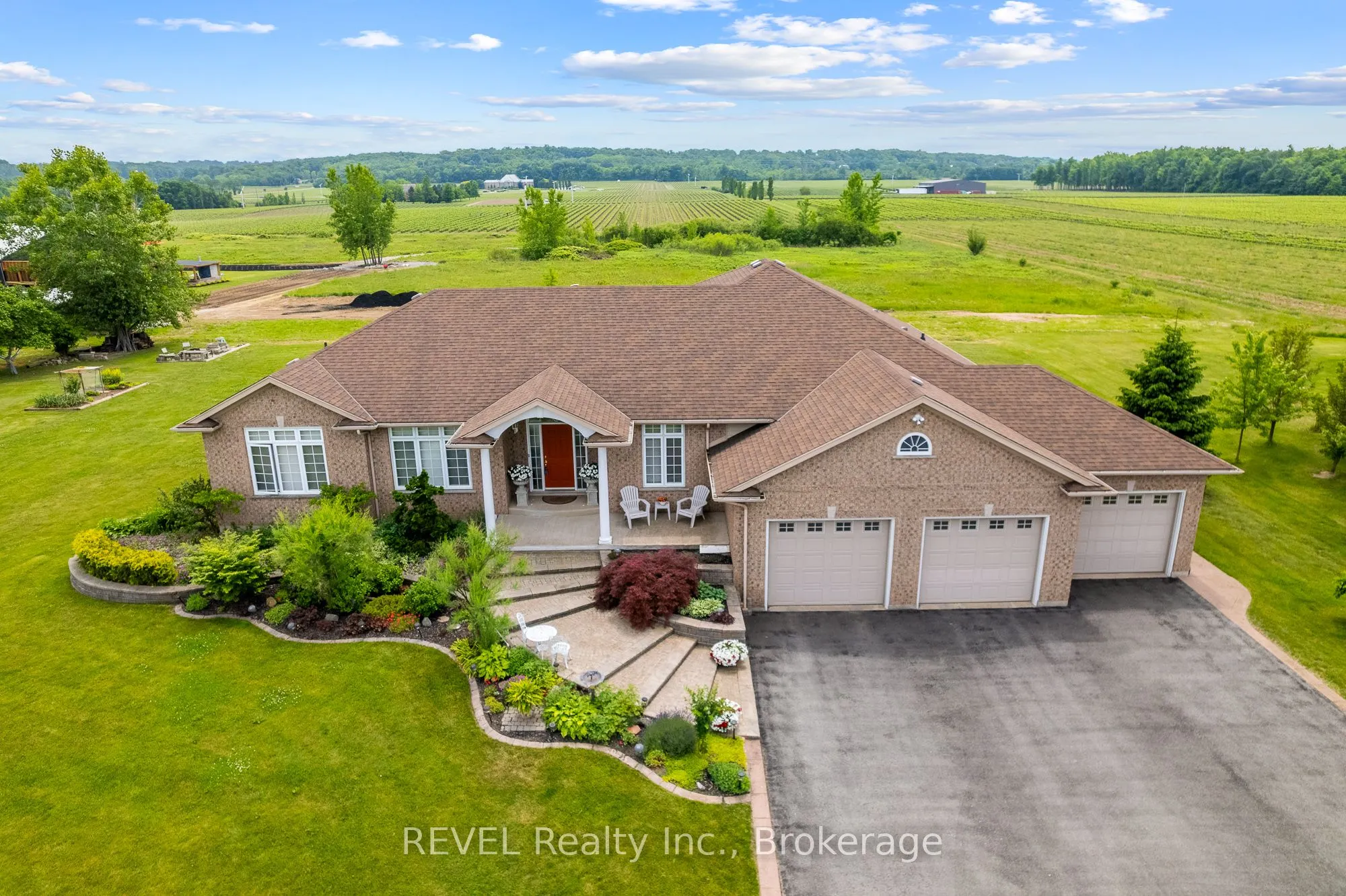 925 QUEENSTON Road