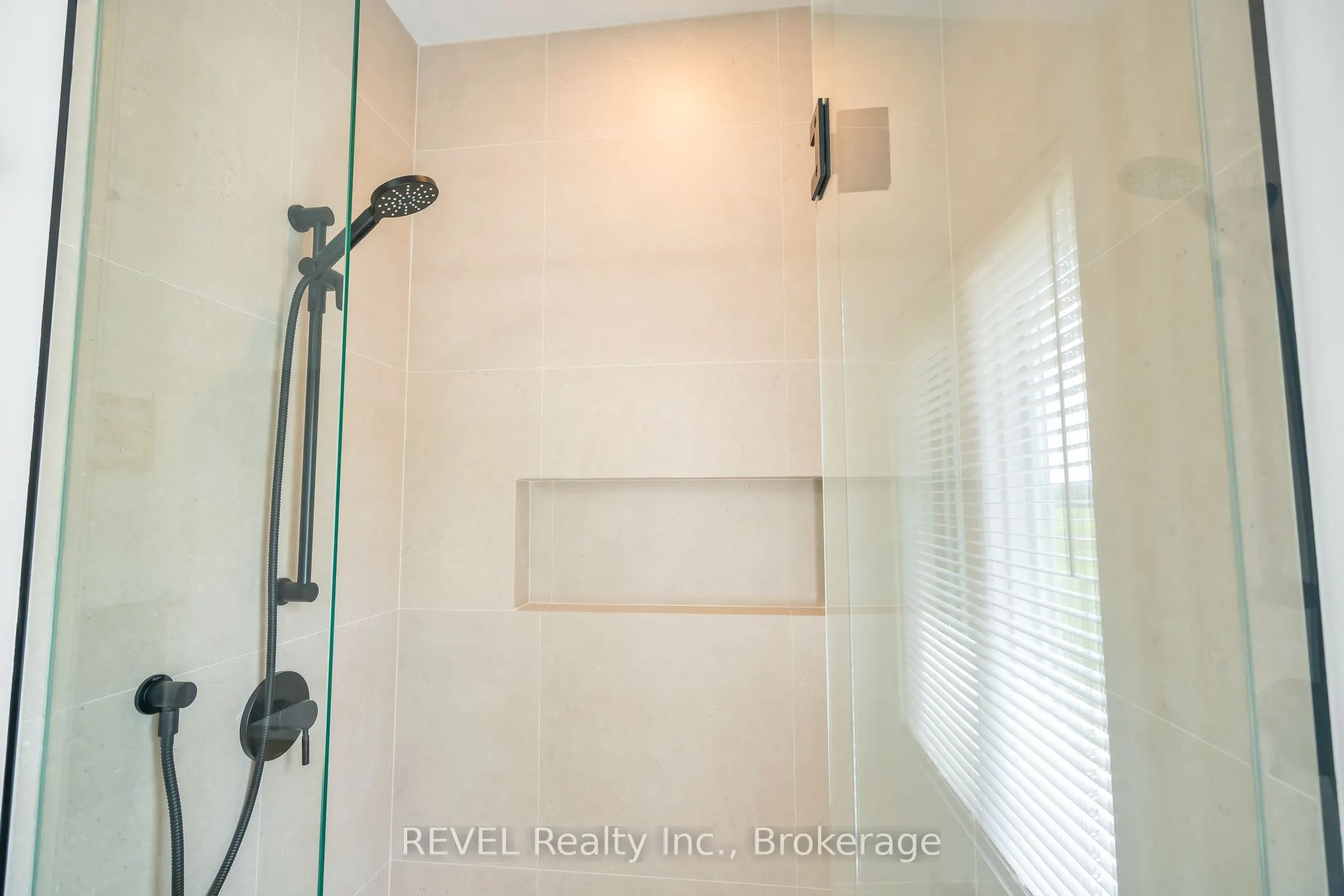 925 QUEENSTON Road