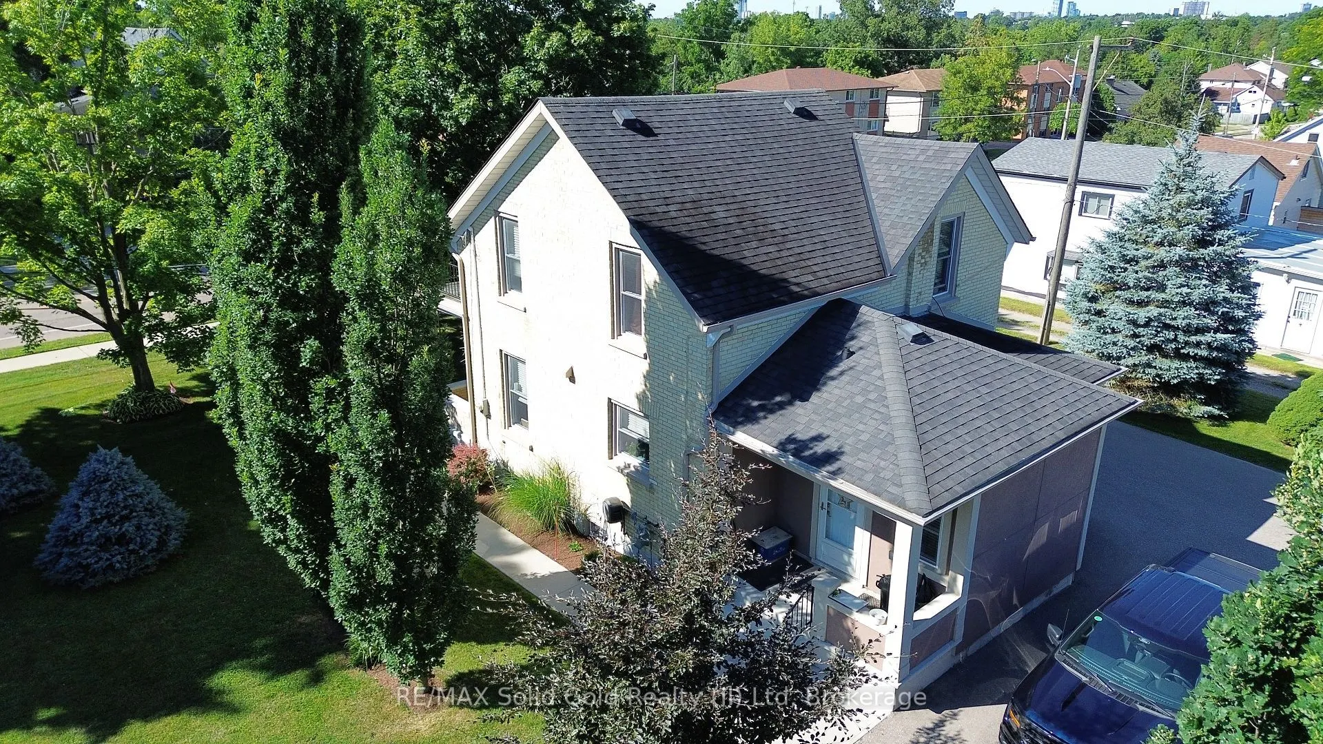141-B Bloomingdale Road N