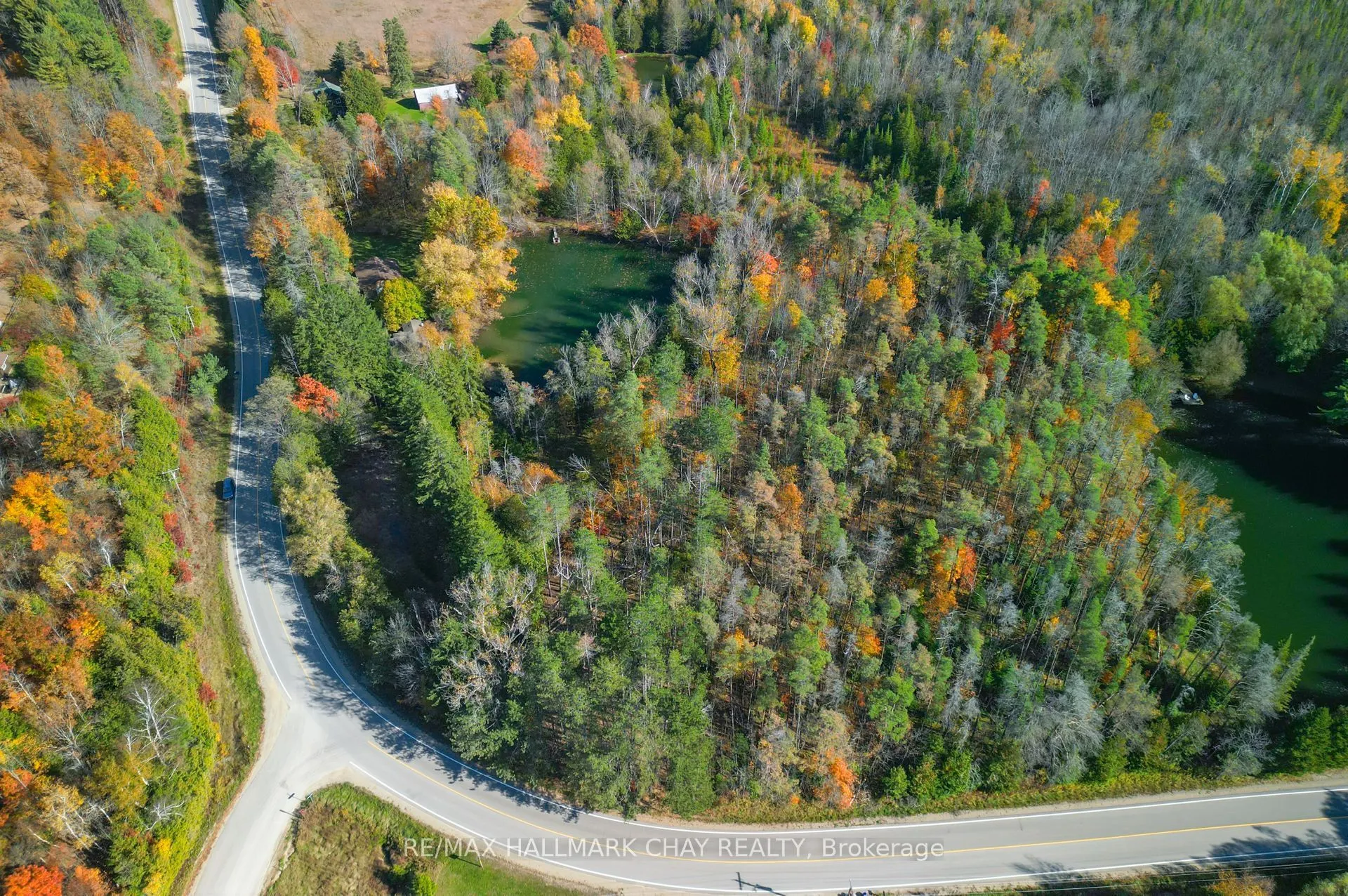667156 20 Side Road