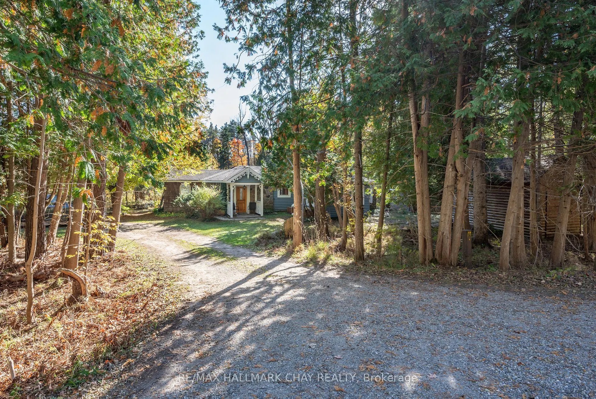 667156 20 Side Road