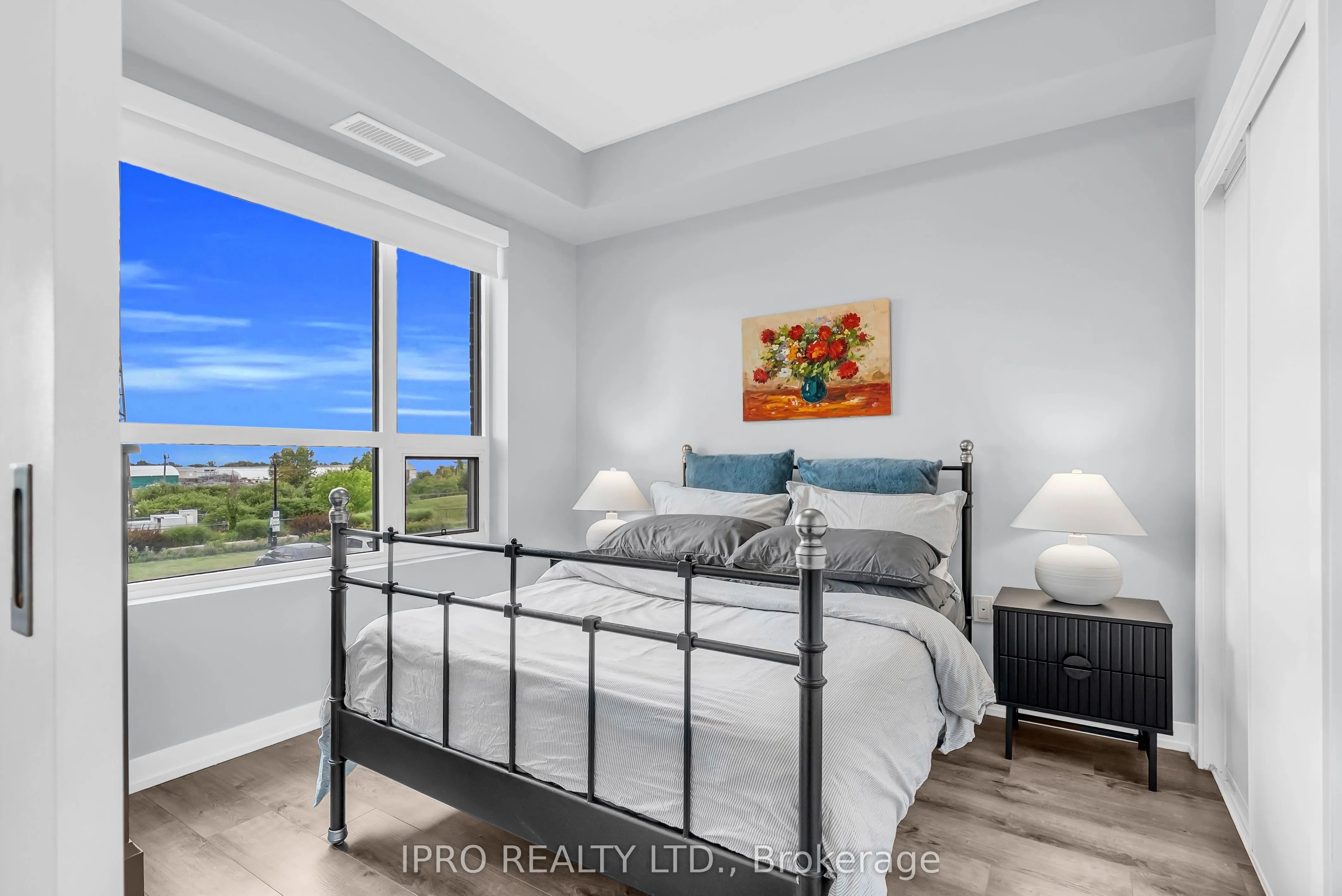 5055 Greenlane Road, #208