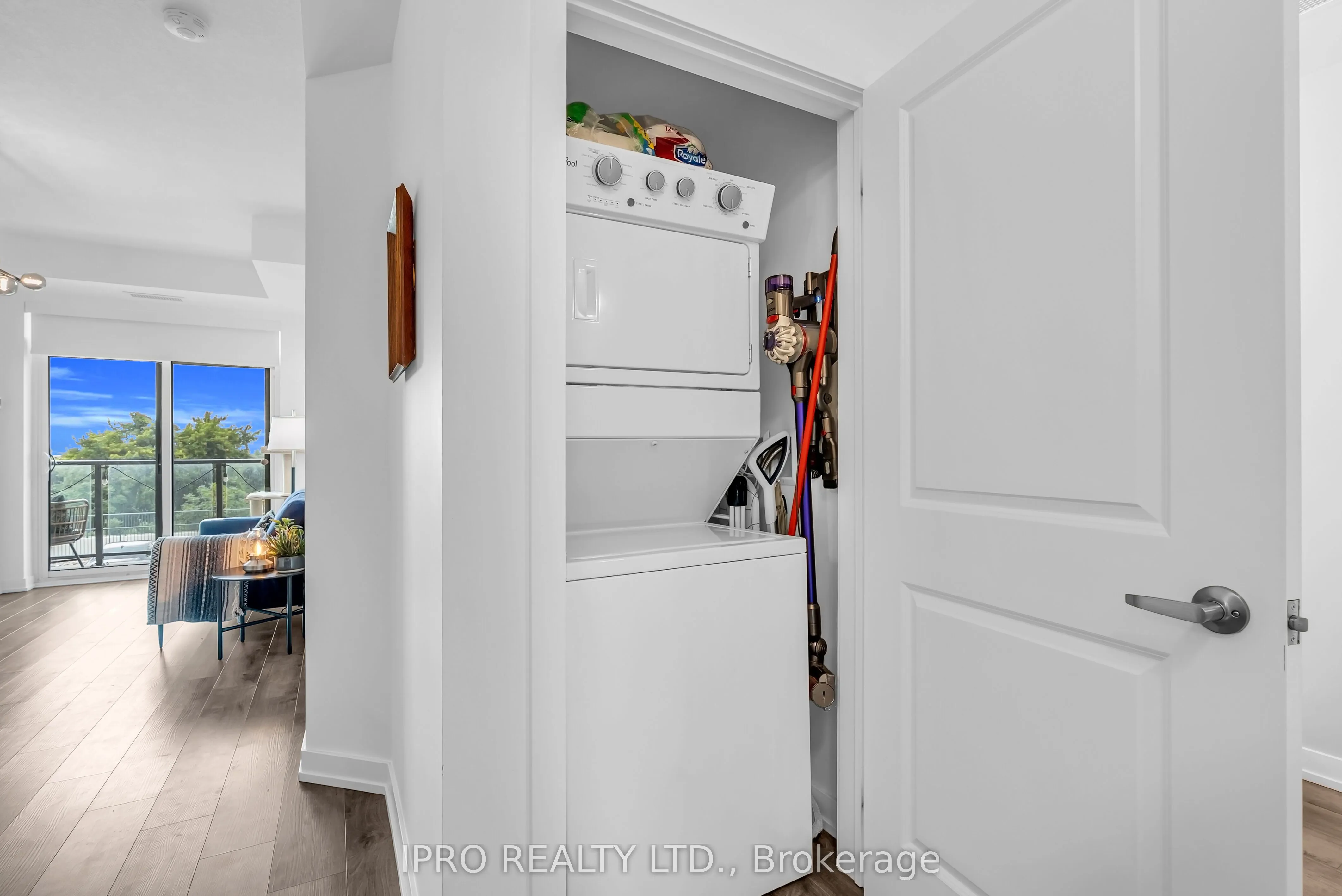 5055 Greenlane Road, #208