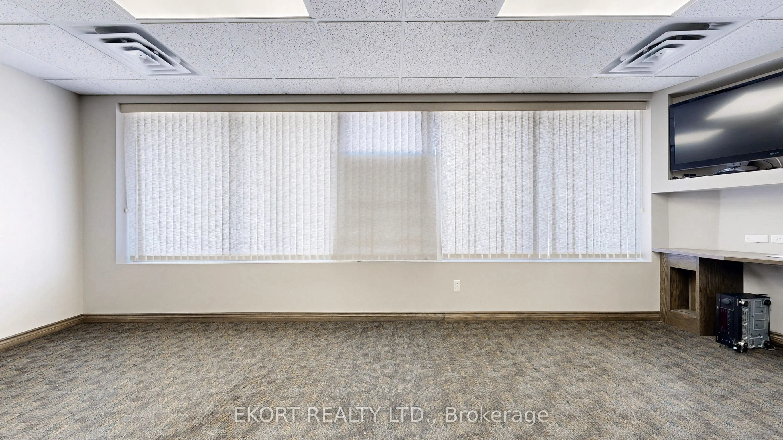 499 Dundas Street W, #5