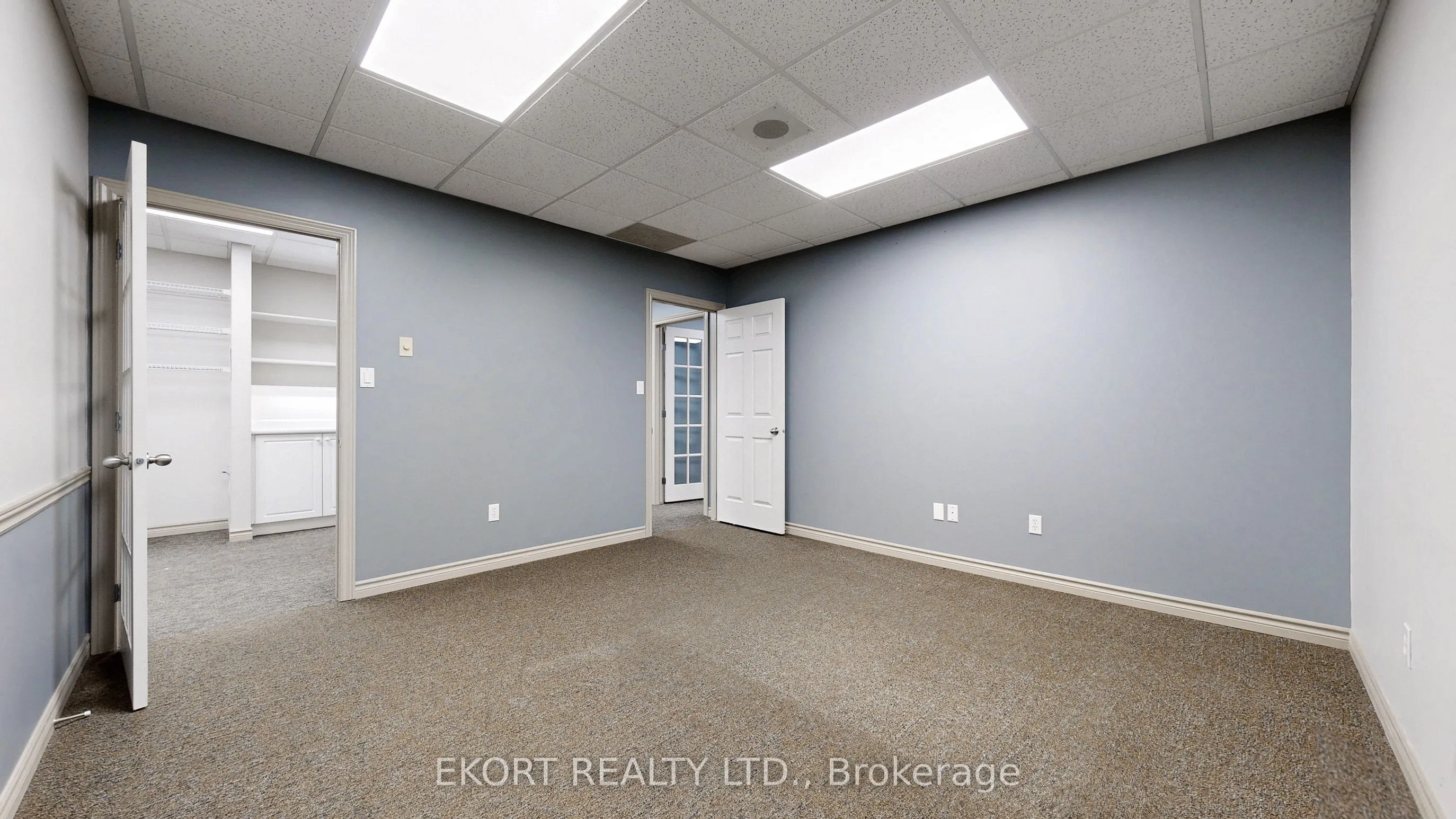 499 Dundas Street W, #5