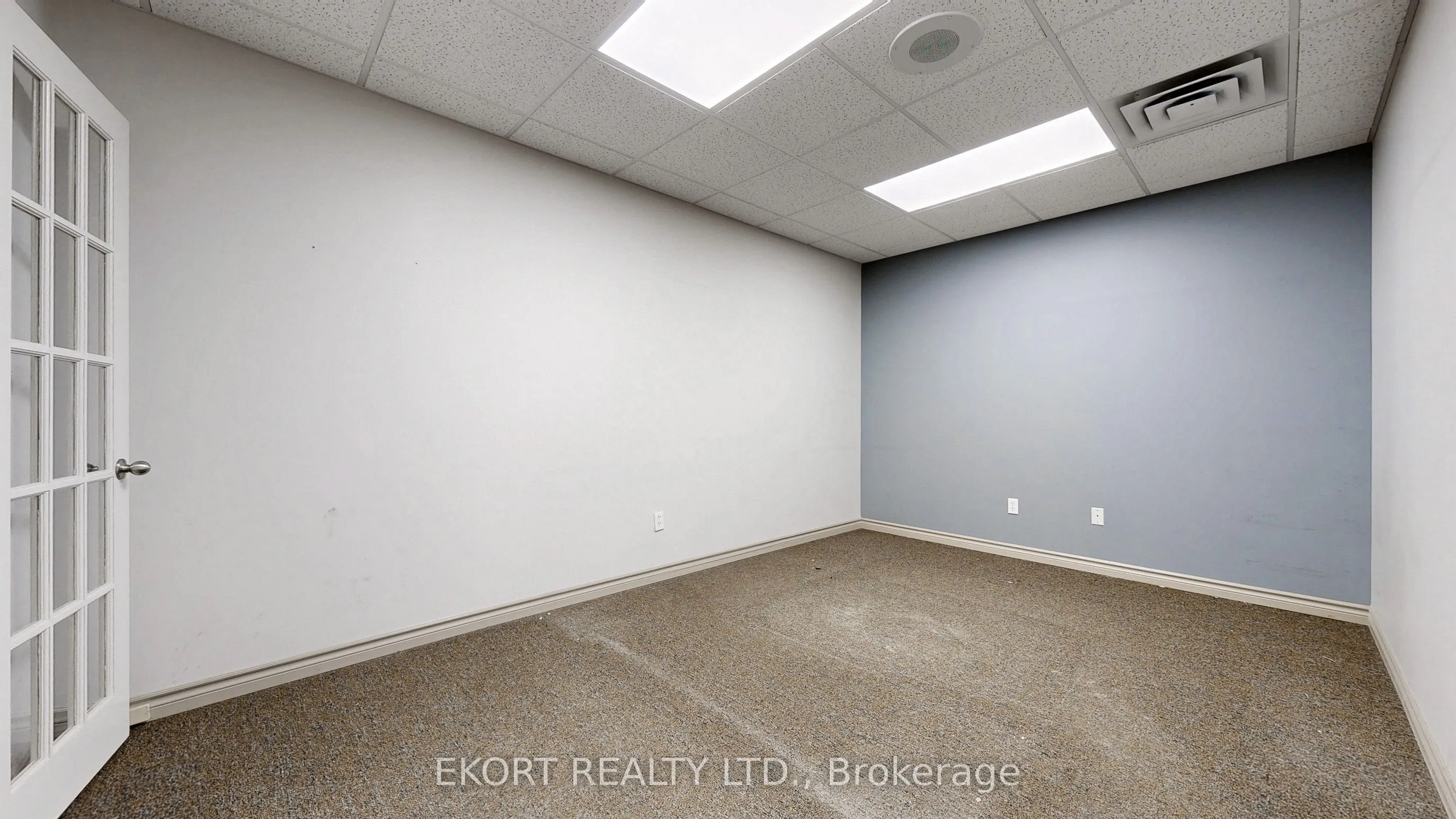 499 Dundas Street W, #5