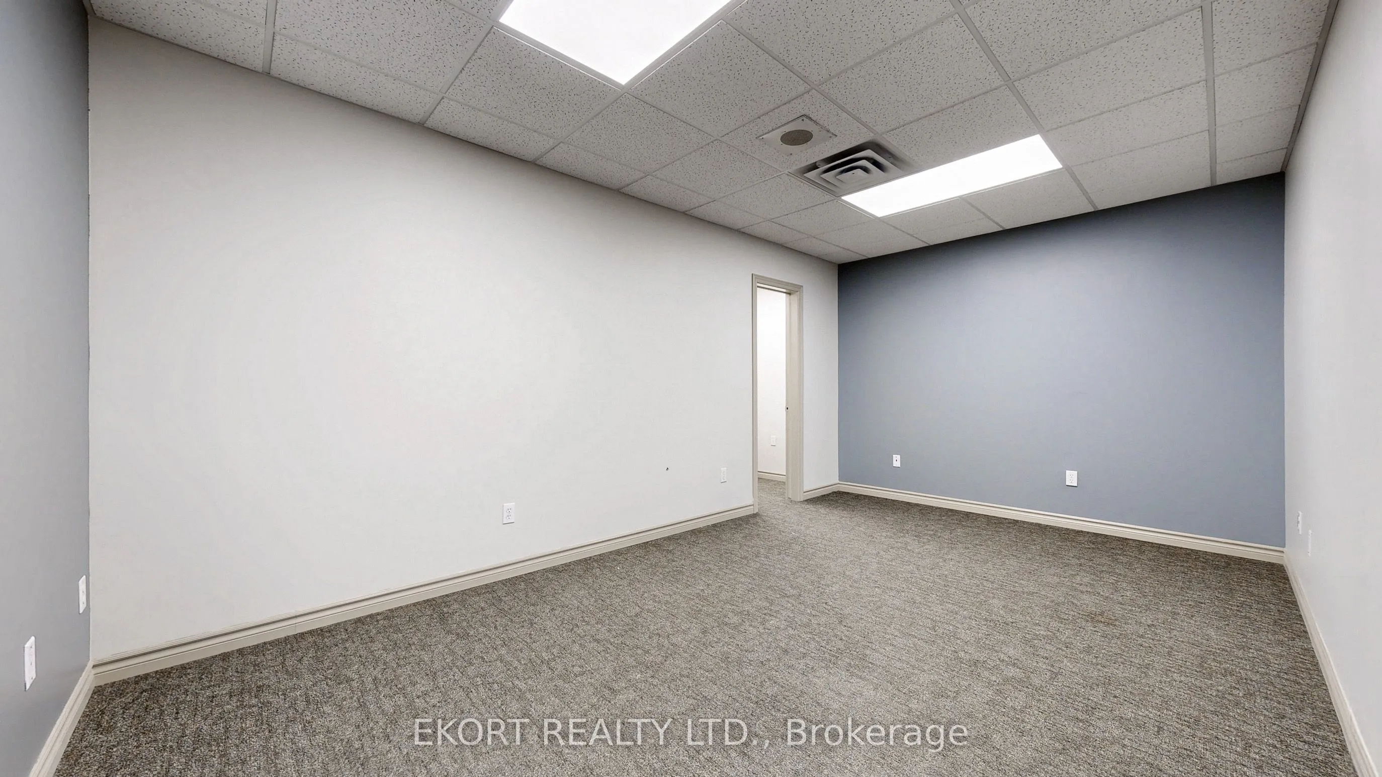 499 Dundas Street W, #5