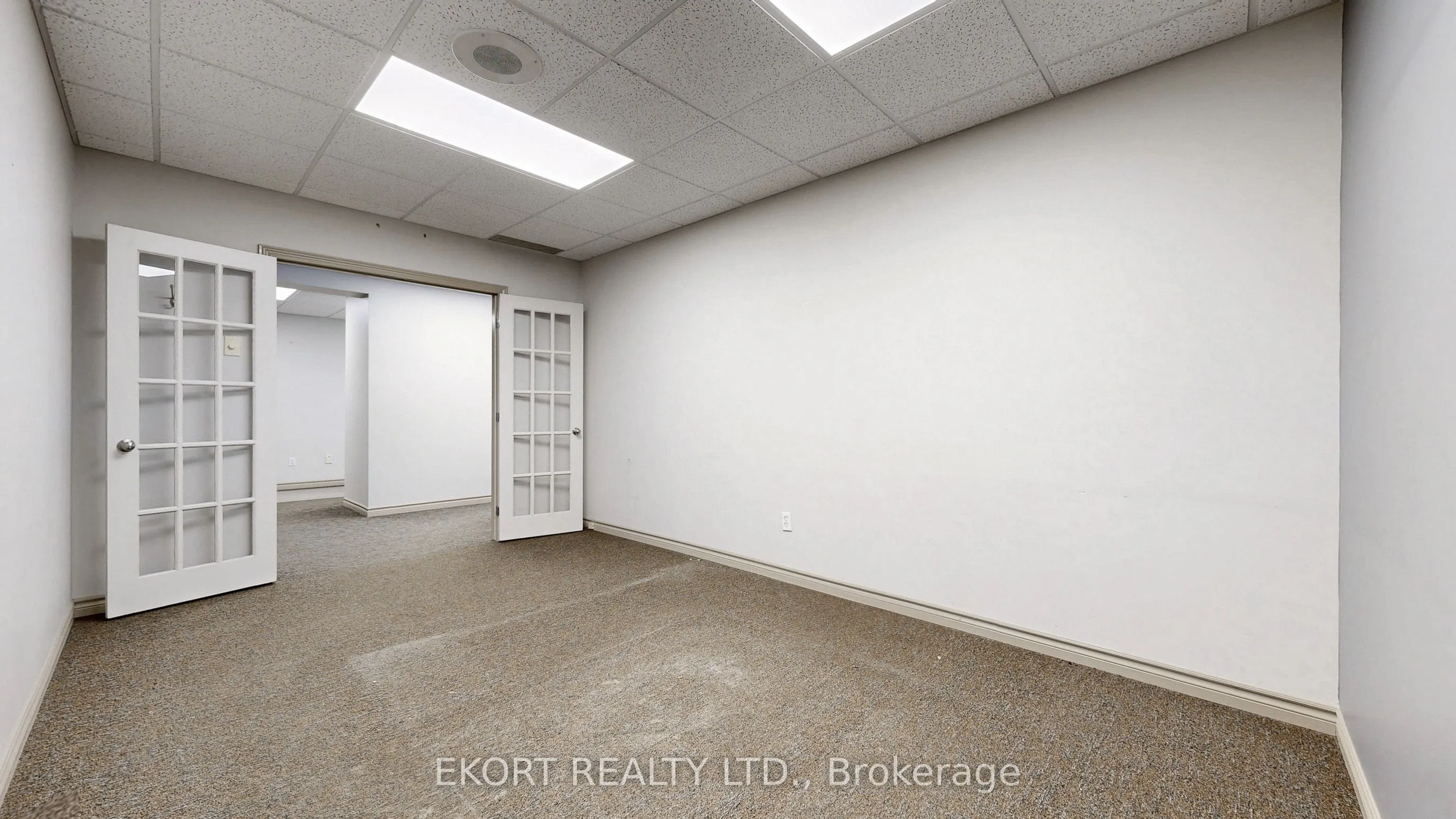 499 Dundas Street W, #5