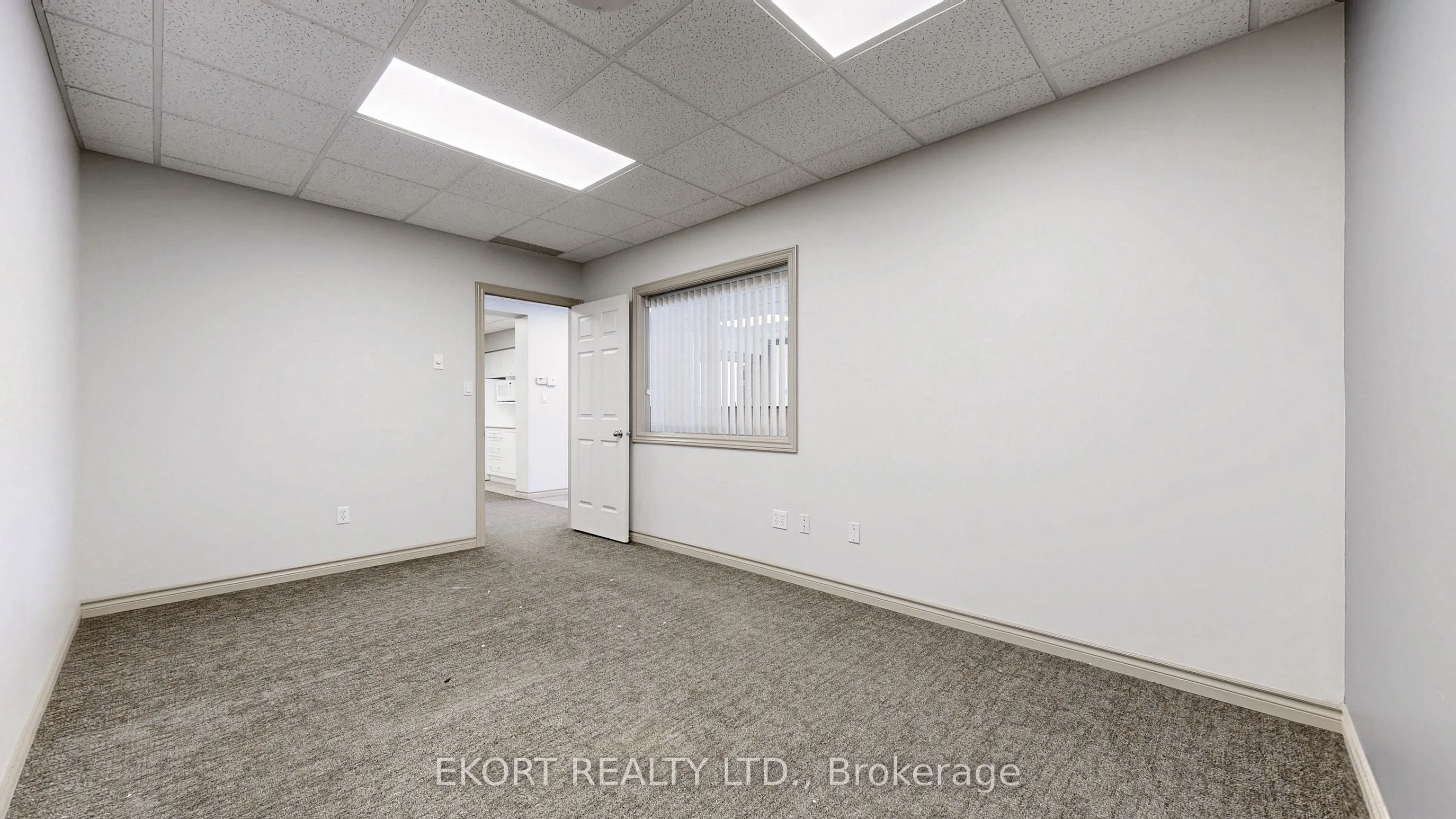 499 Dundas Street W, #5