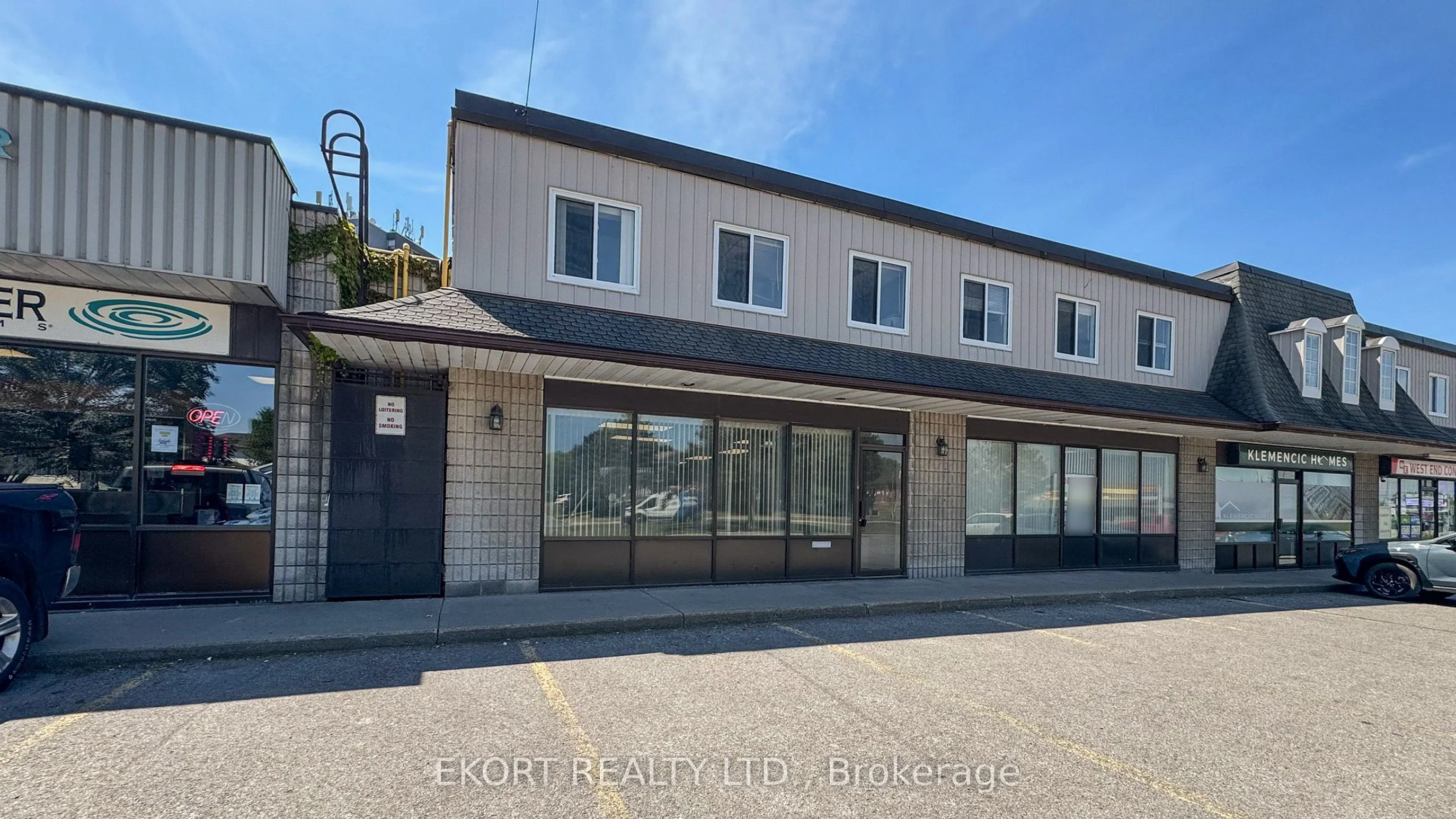 499 Dundas Street W, #5