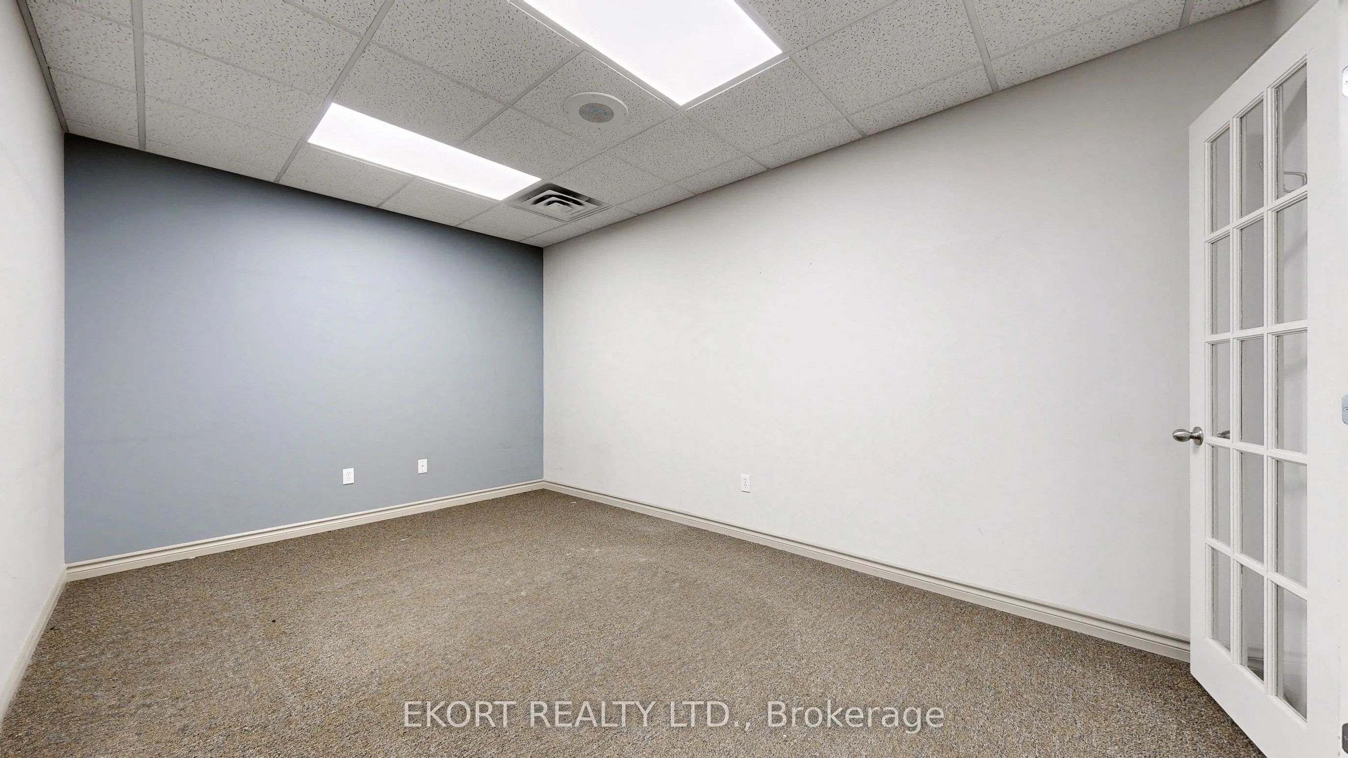499 Dundas Street W, #5