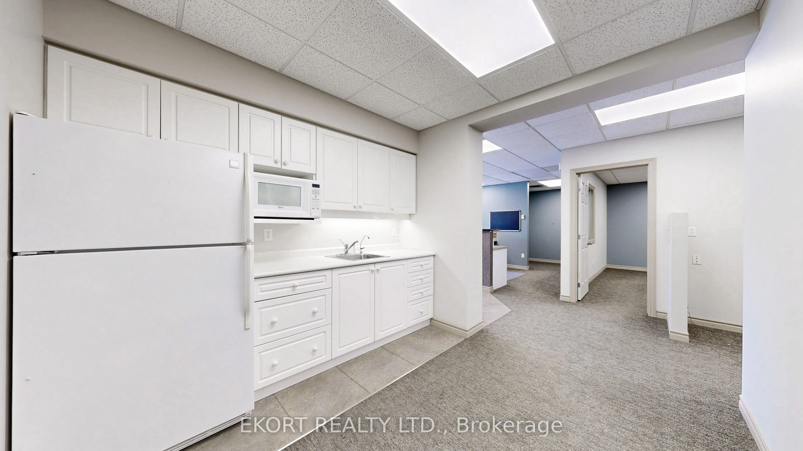 499 Dundas Street W, #5