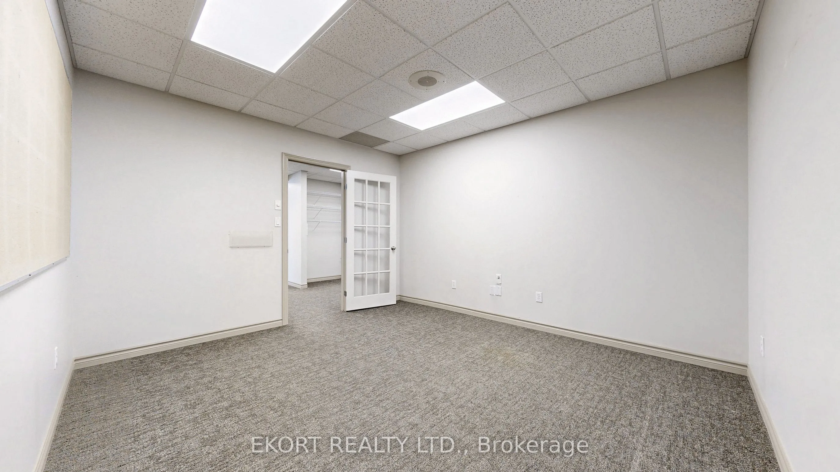 499 Dundas Street W, #5