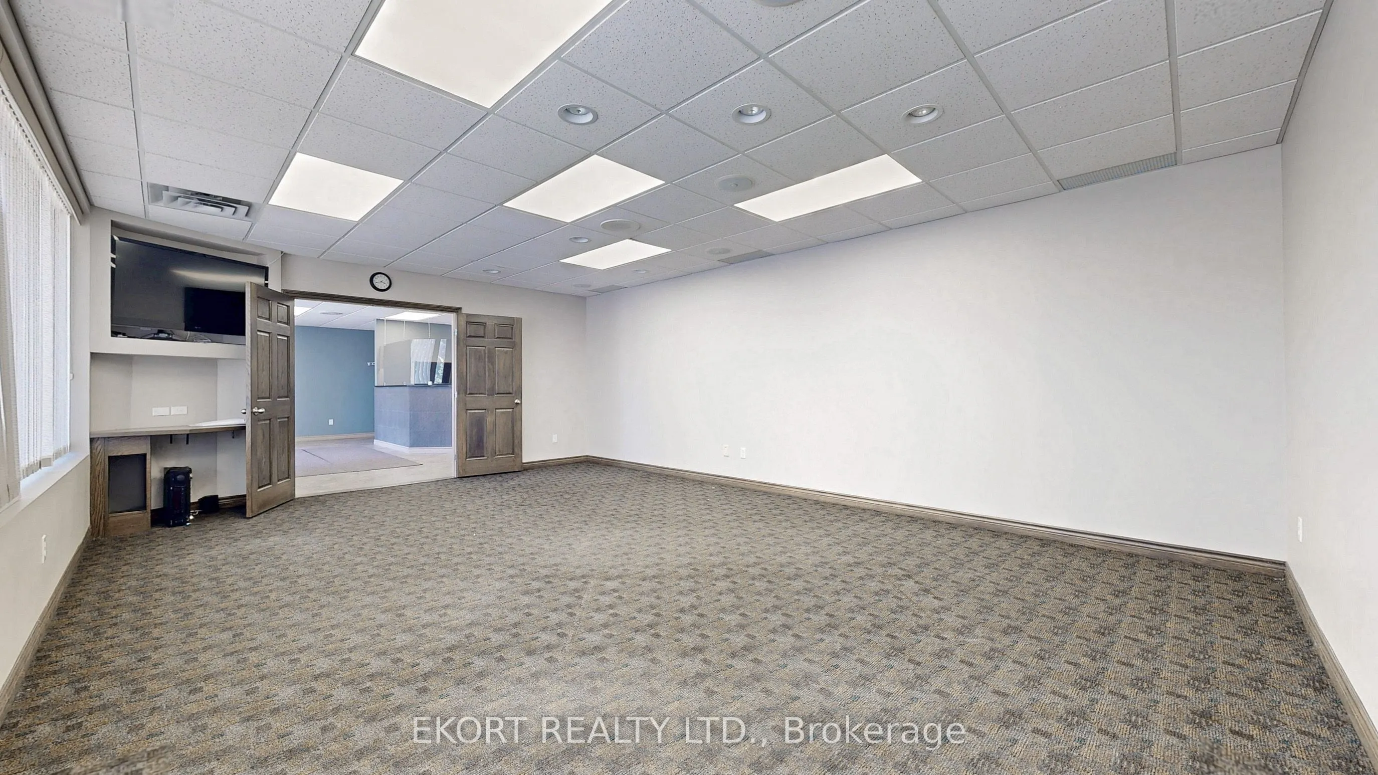 499 Dundas Street W, #5