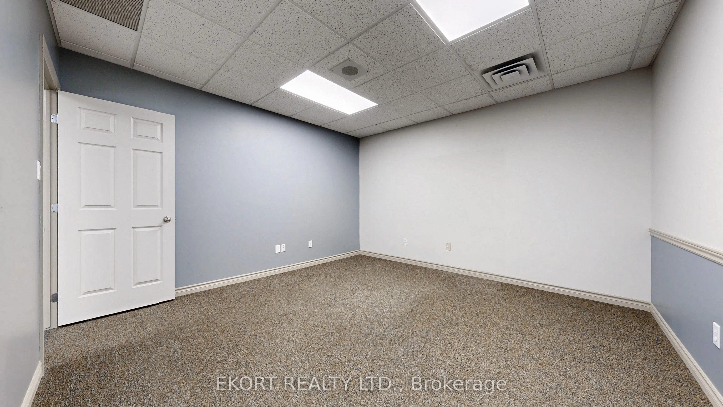 499 Dundas Street W, #5