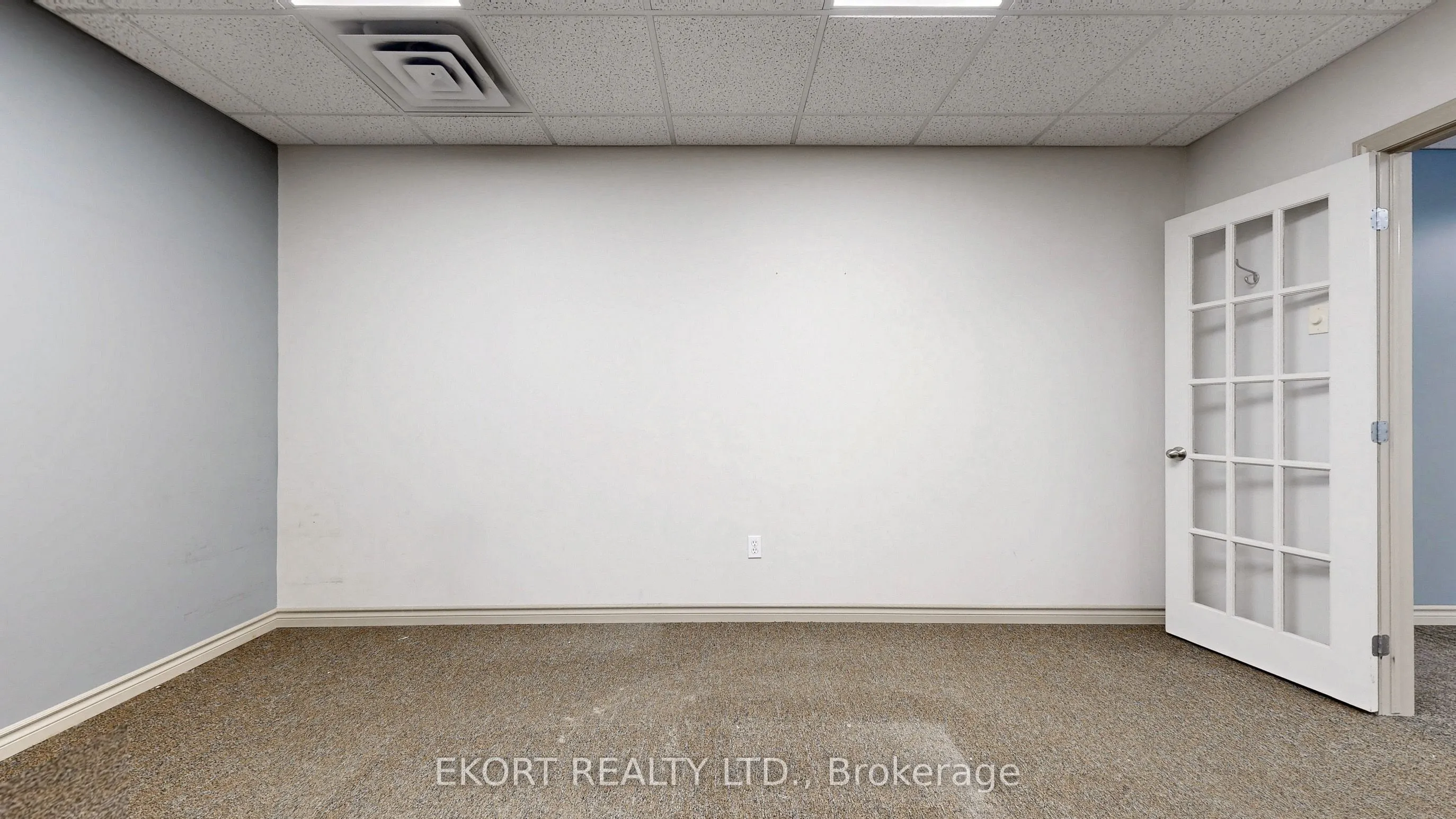 499 Dundas Street W, #5