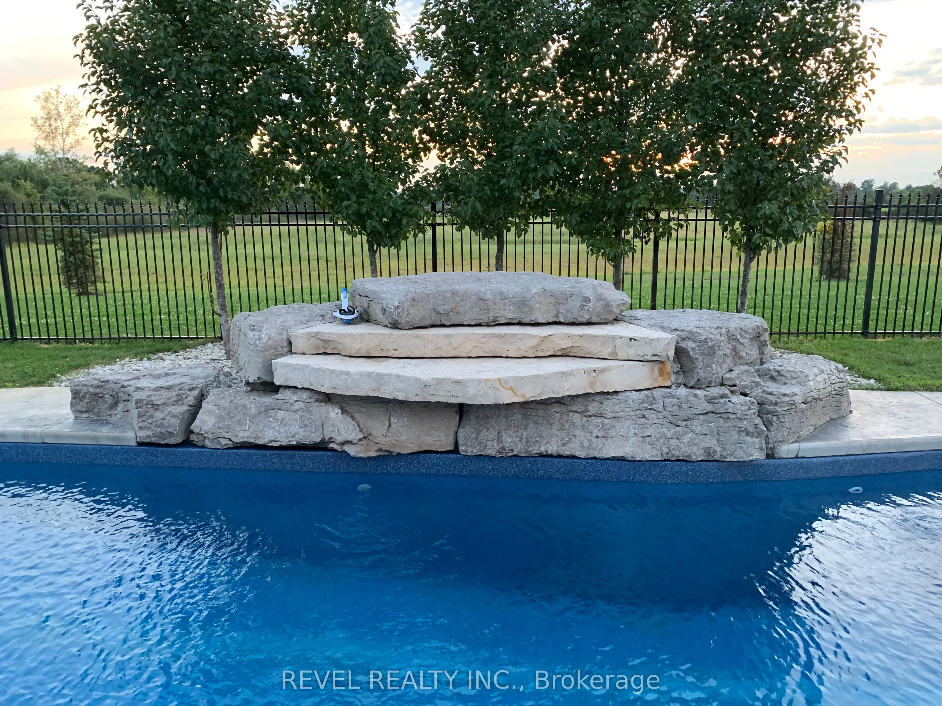 1479 Merrittville Highway