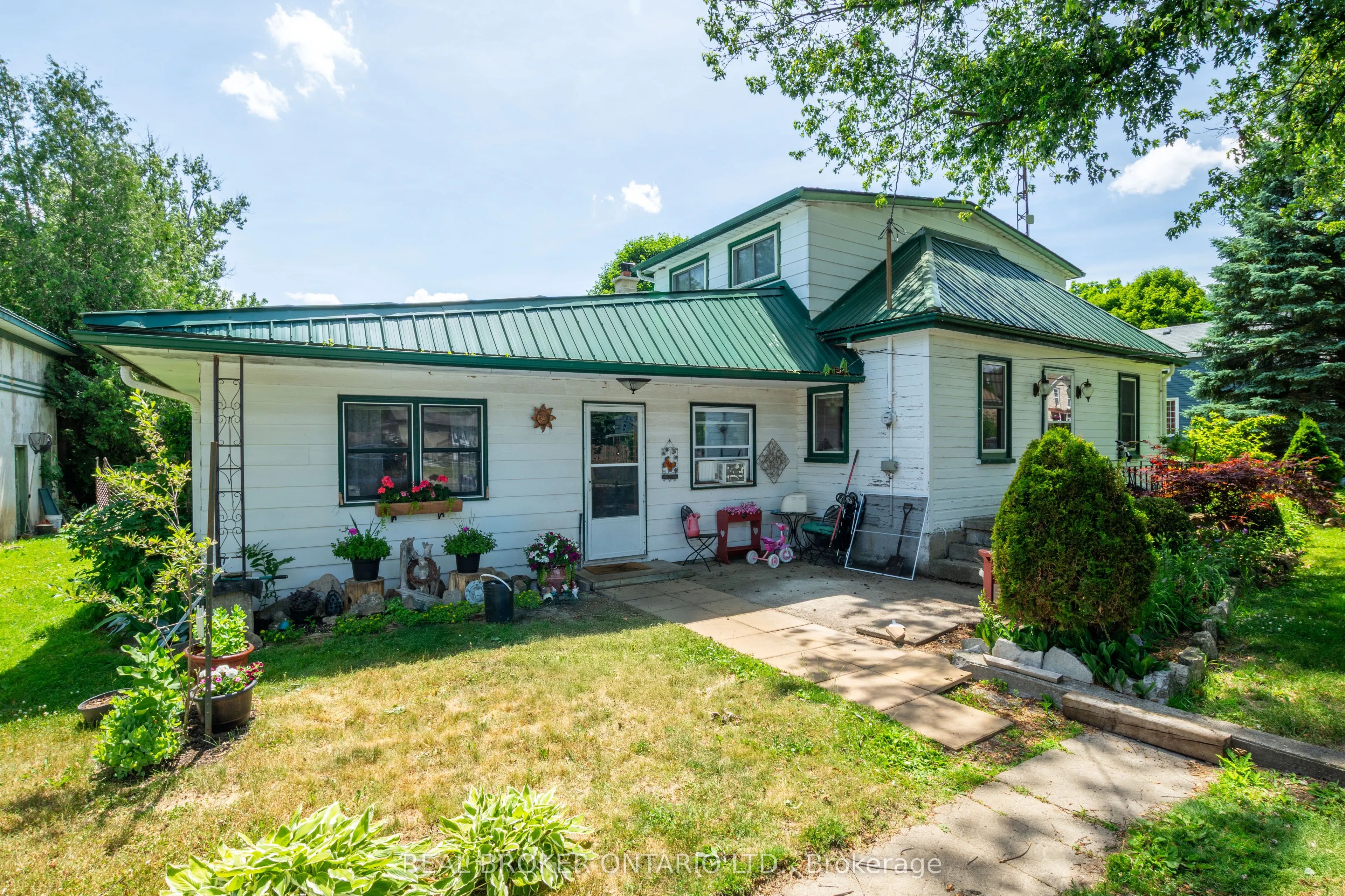 1247 Old 8 Highway