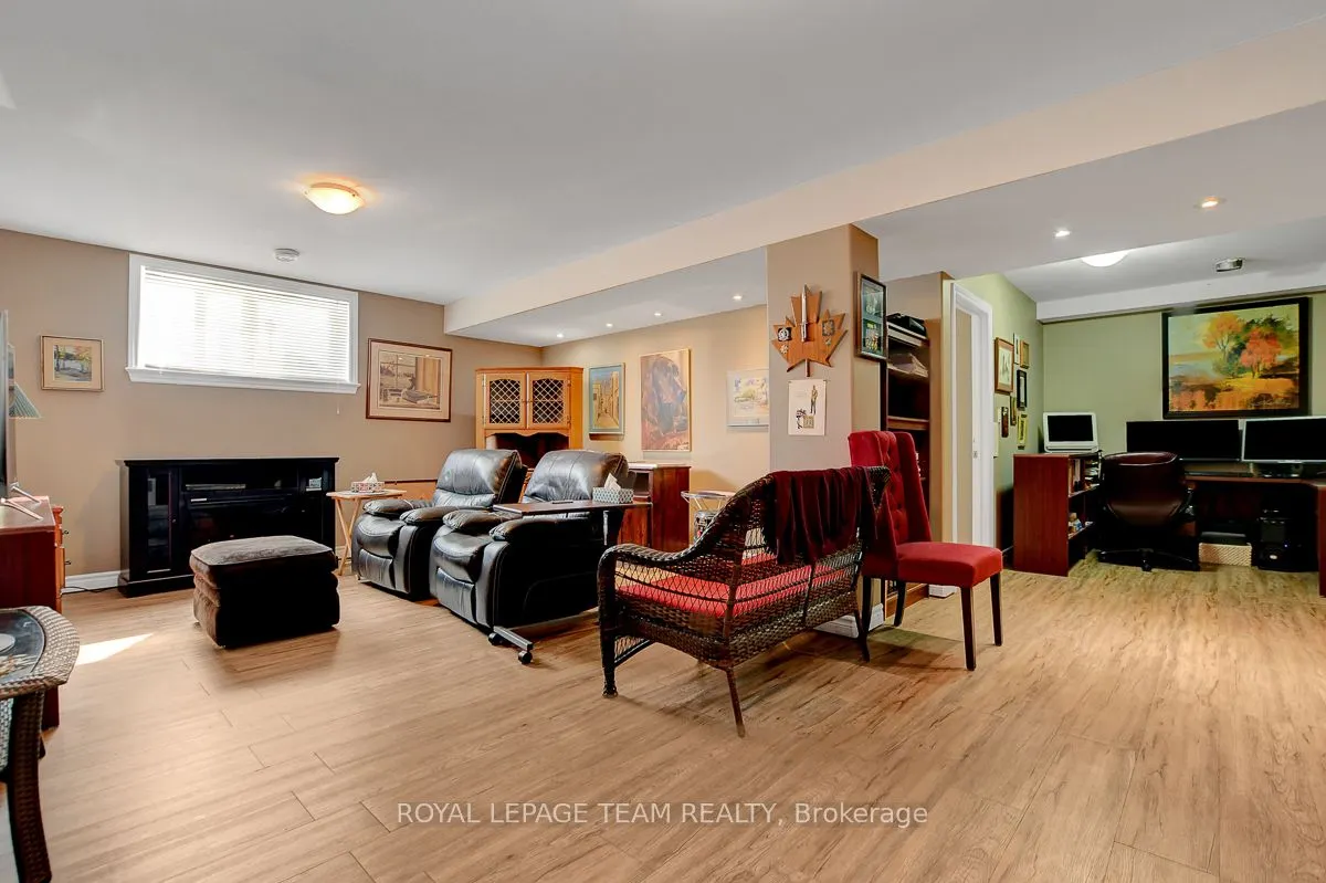 520 Clothier Street W