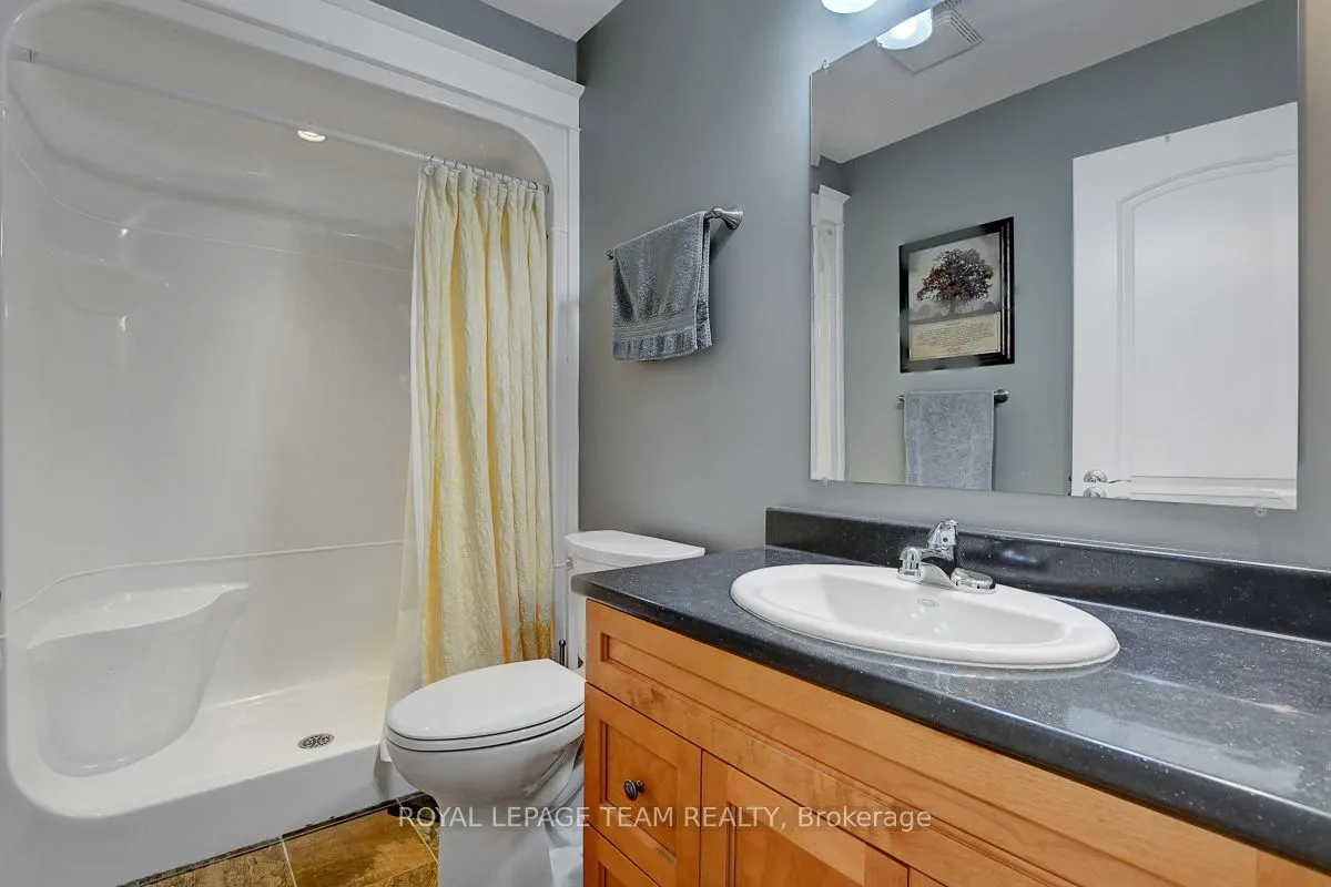 520 Clothier Street W