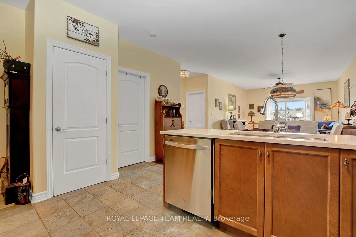 520 Clothier Street W