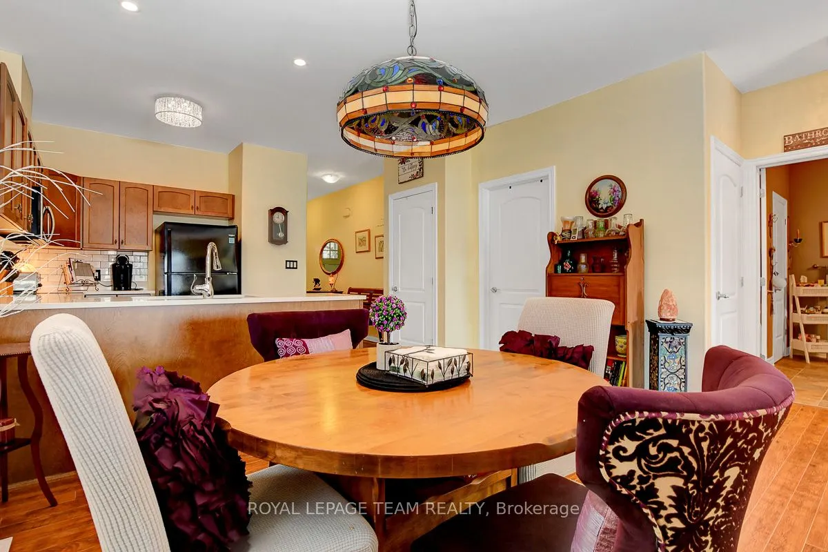 520 Clothier Street W