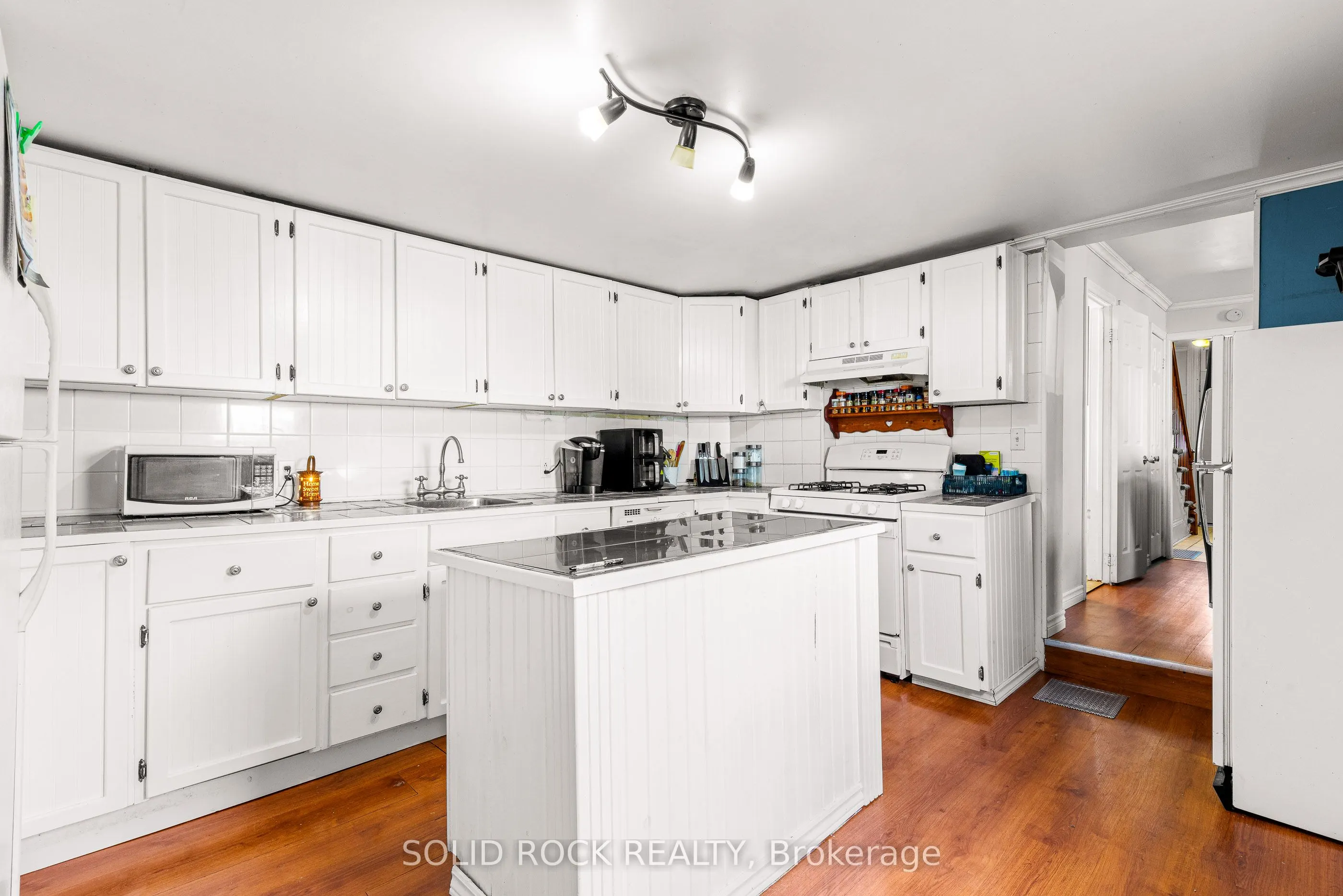 29 Edgewood Avenue