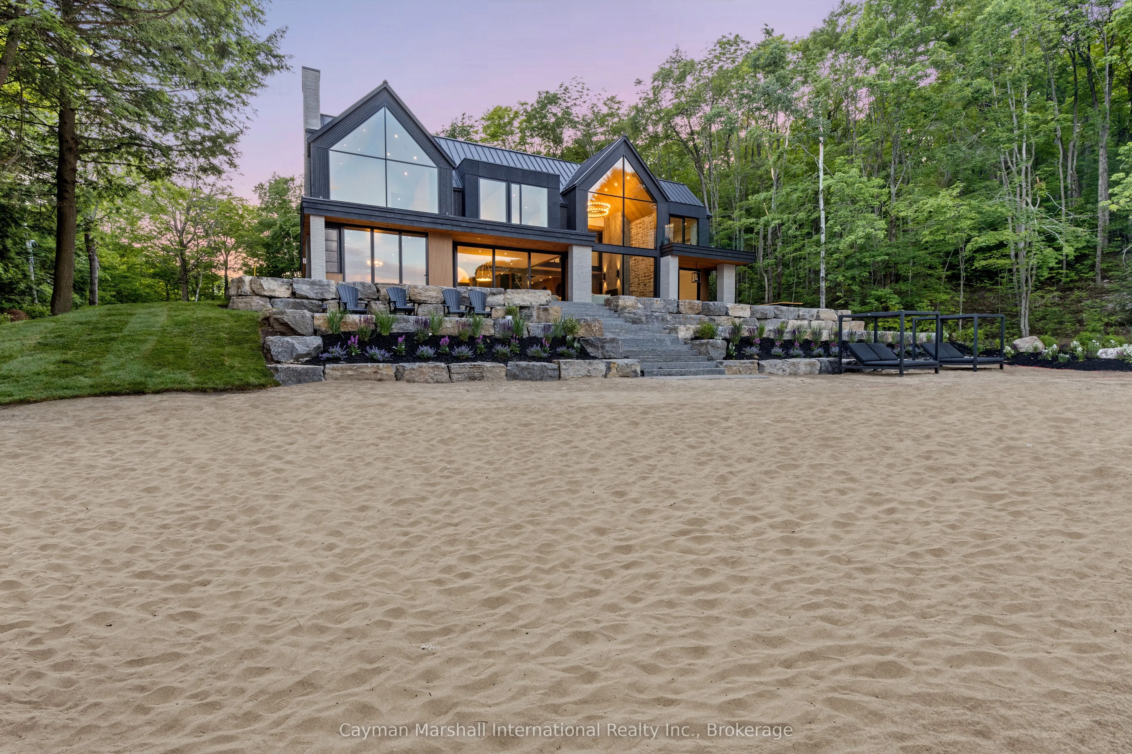 1002 Murphy Road