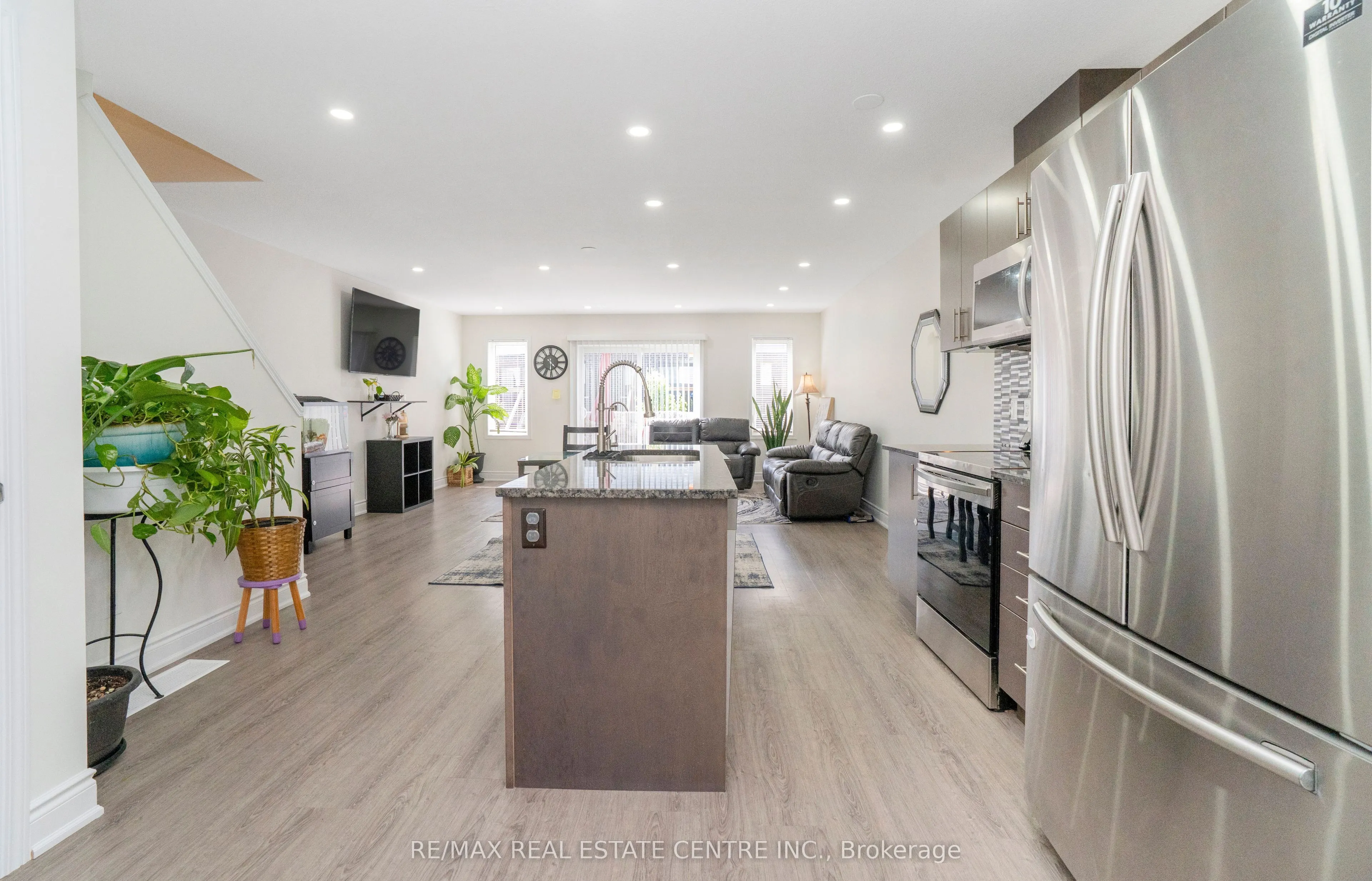 504 WOODLEA Court