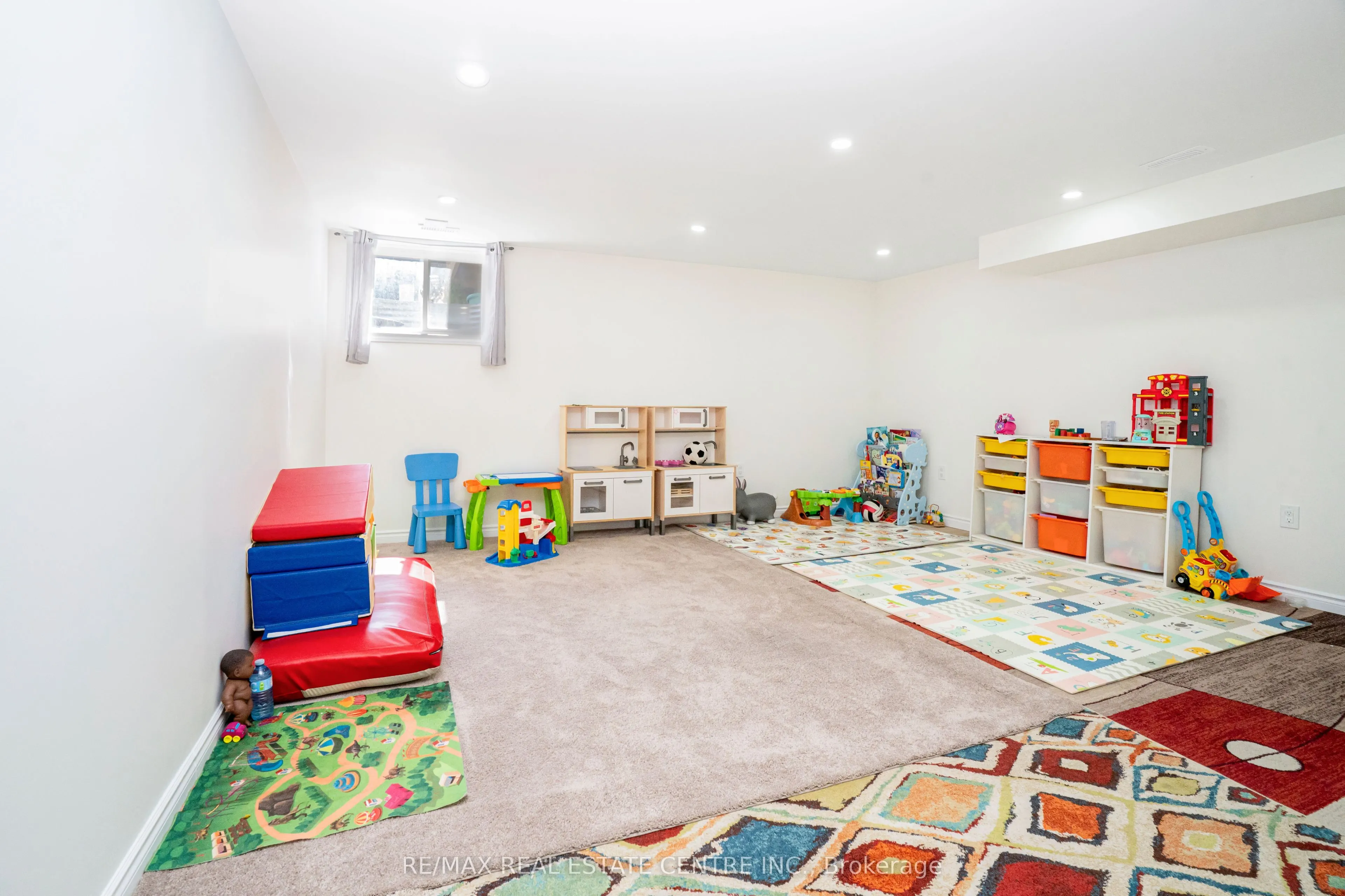 504 WOODLEA Court